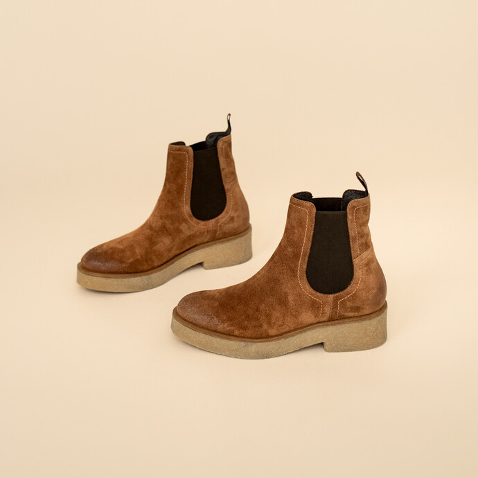 Boots cavalières à bouts ronds et semelles épaisses  croute cognac