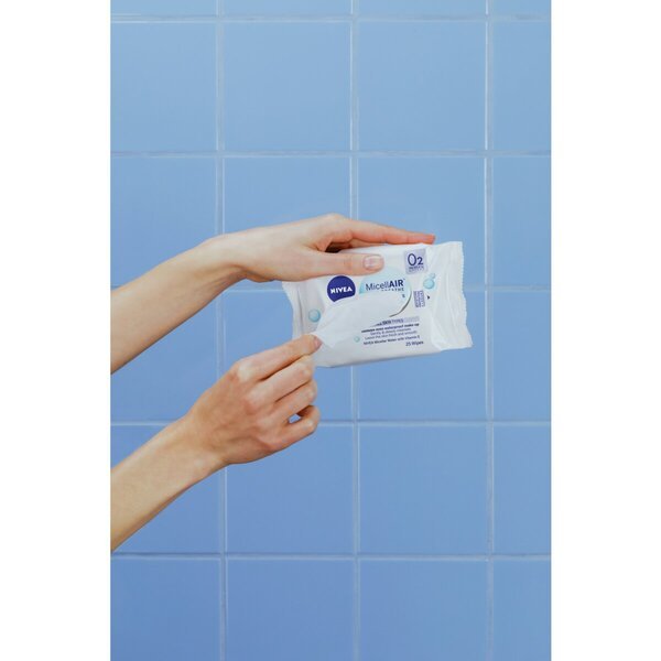 NIVEA 3 v 1 osviežujúce čistiace obrúsky<br>25 kusov