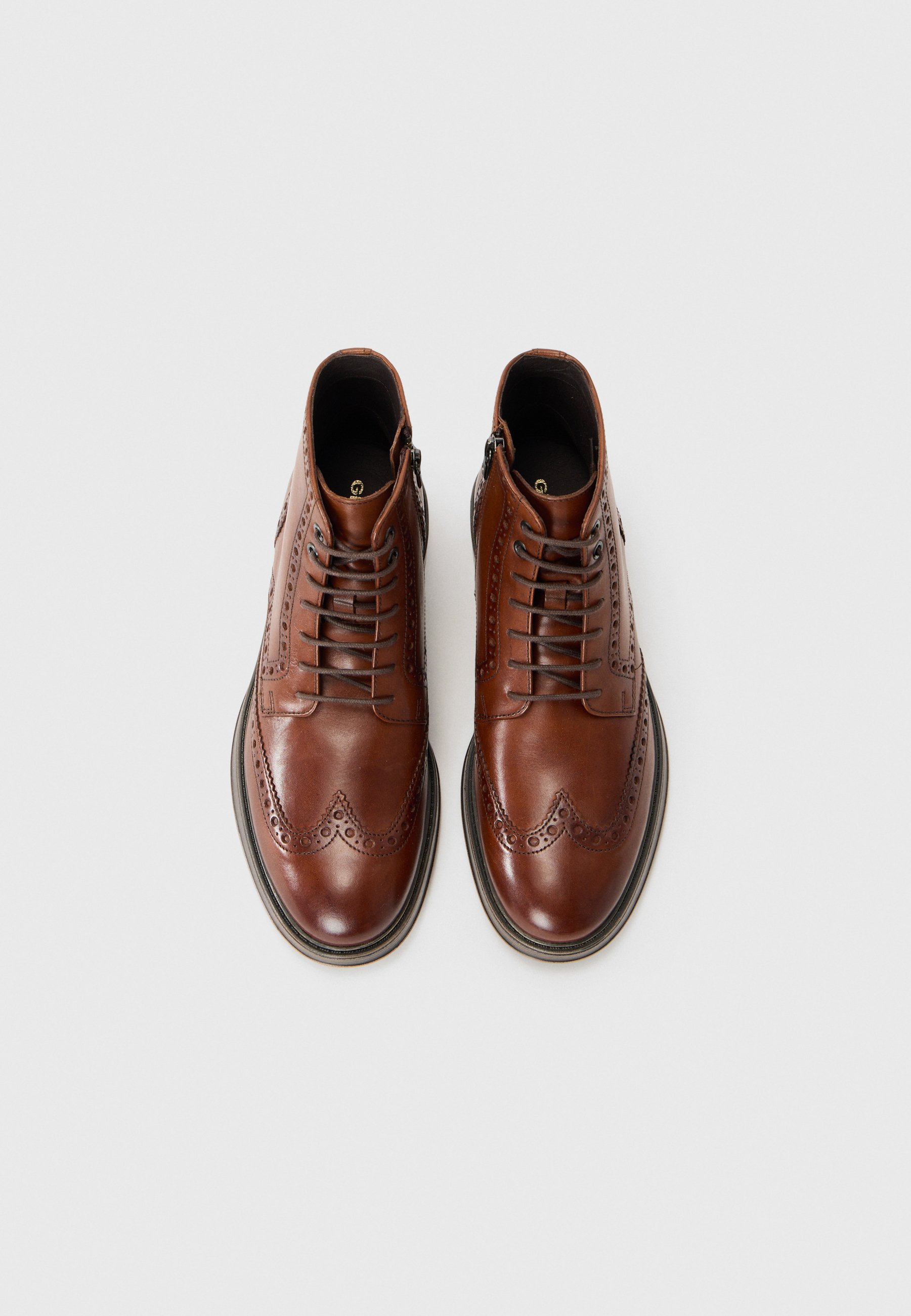 Geox HENREYS - Enkellaarsjes met vetersluiting - cognac