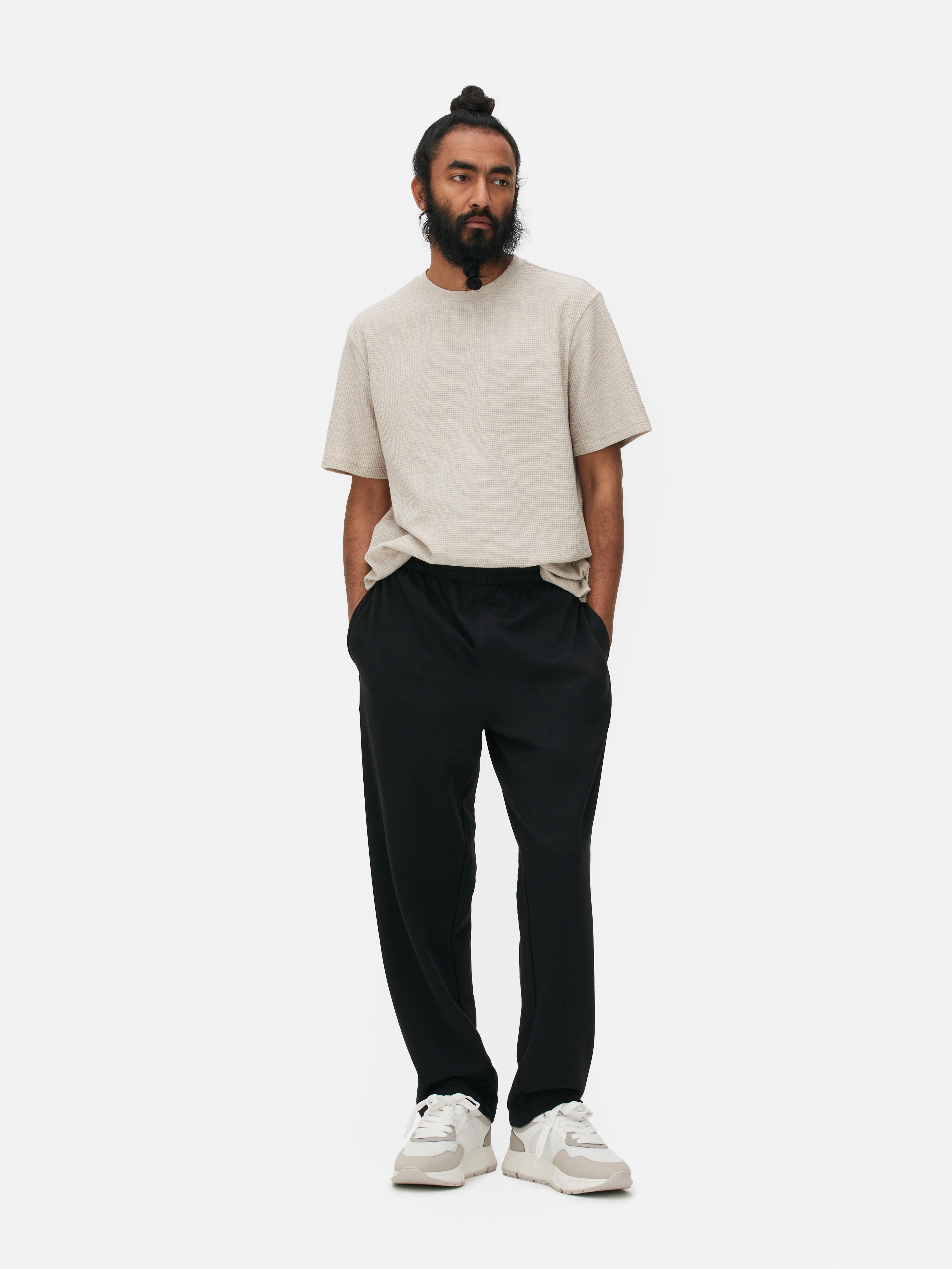 Pantaloni della tuta robusti e basici a gamba dritta. Andiamo dritti al punto: questi pantaloni della tuta sono semplicemente un must.