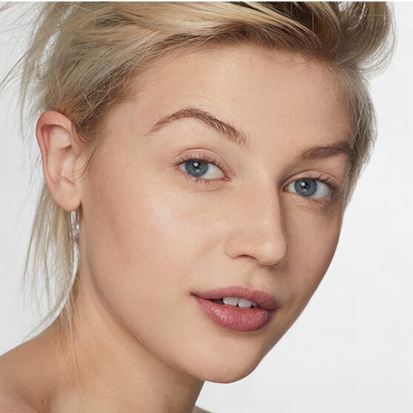 Double Wear Stay-In-Place Oil-Control SPF 10