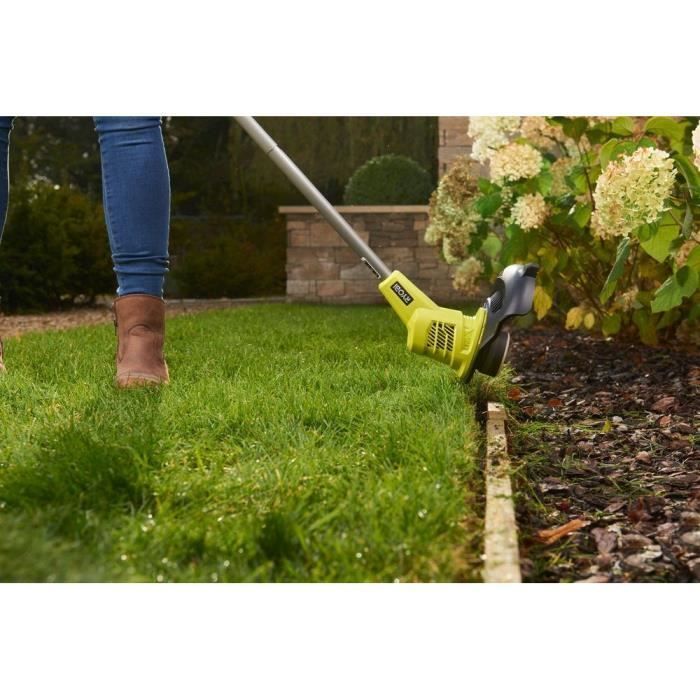 RYOBI One+ RLM18X33B40 Cordless Lawnmower + Trimmer, 18V, 33cm cutting width, 1 x 4Ah battery and charger included