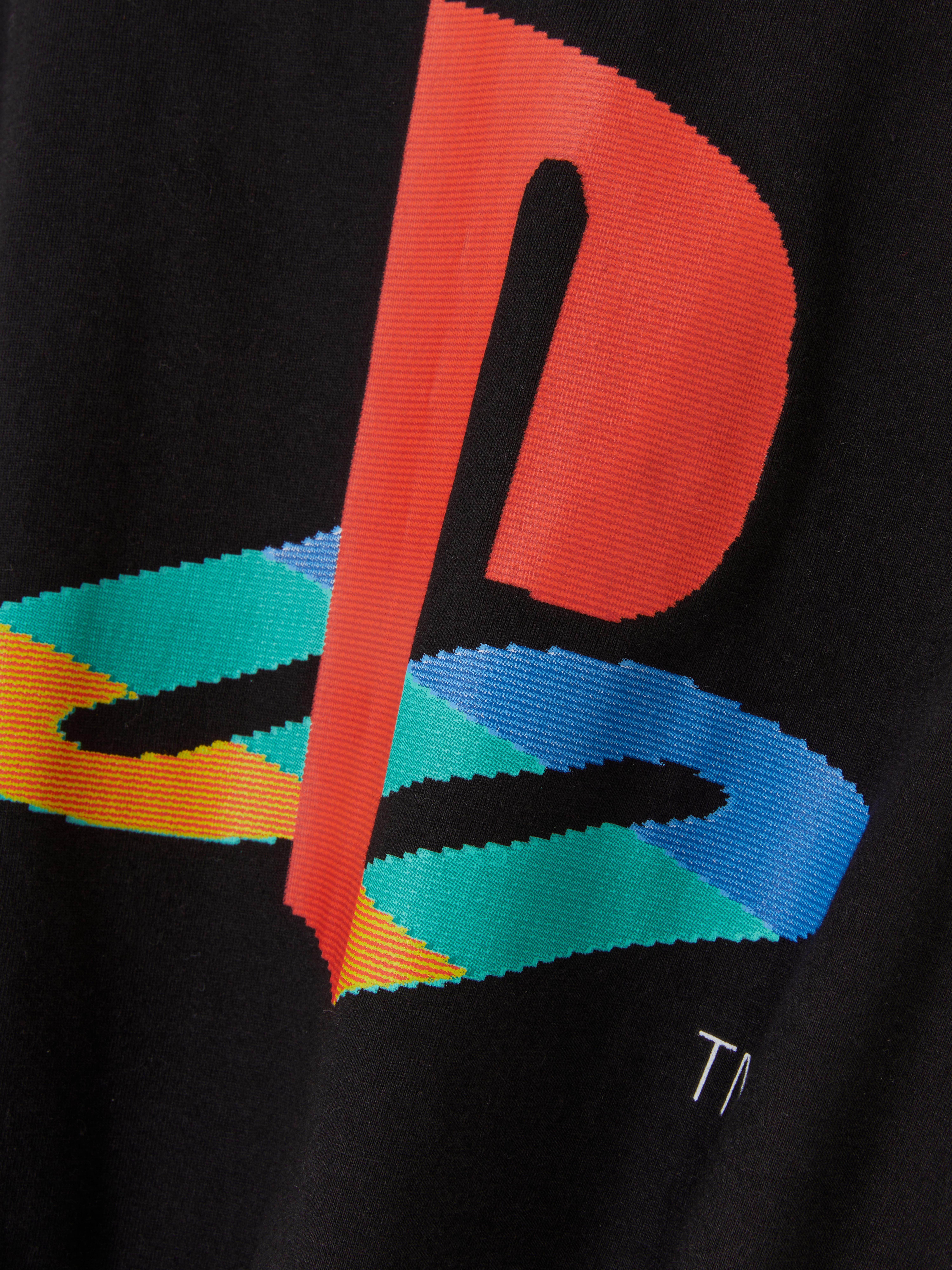 Tricou cu mânecă lungă cu sigla PlayStation Un tricou cu mânecă lungă cu sigla PlayStation pe piept