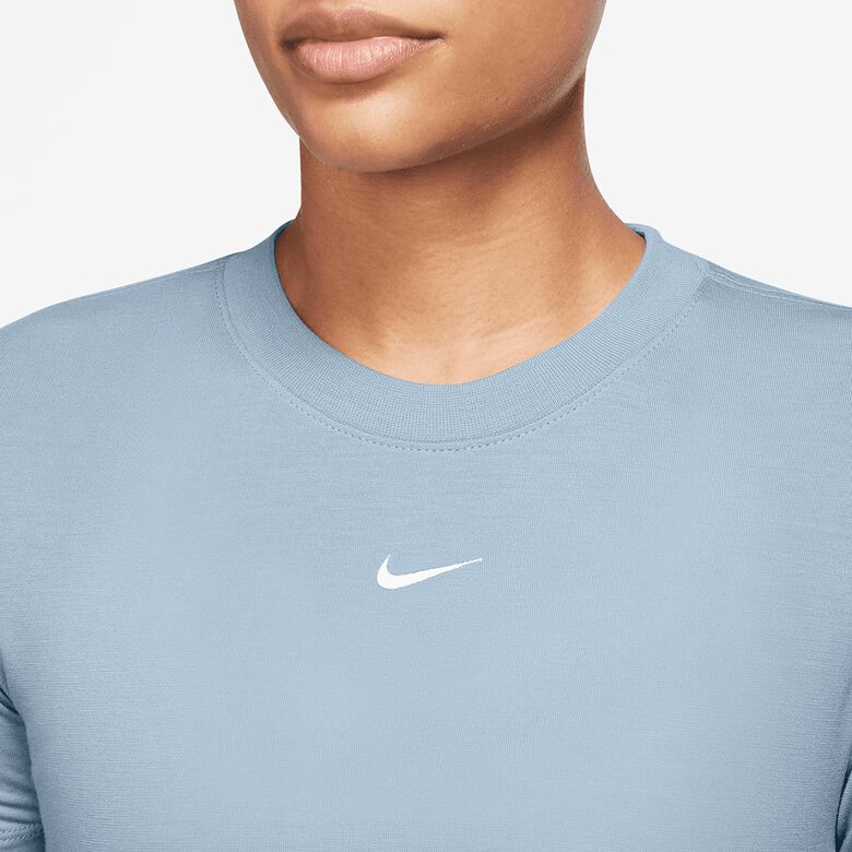 Sportswear Essential Kurz-T-shirt in schmaler Passform für Damen