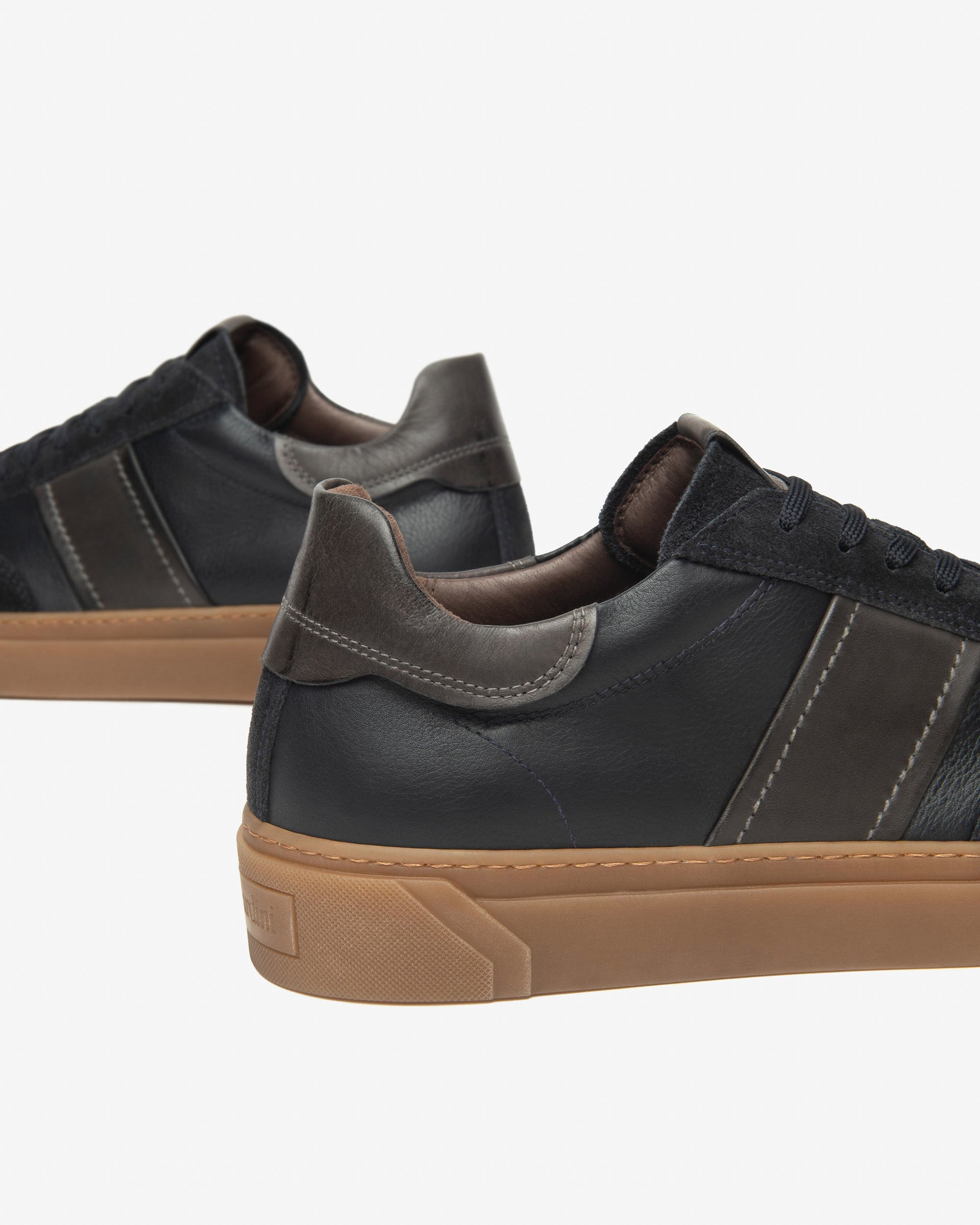 Herren-Sneaker aus Leder und Wildleder