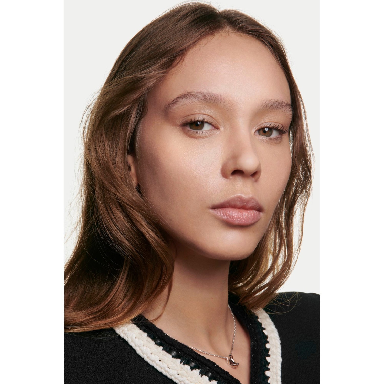 CHANEL makiažo pagrindas LES BEIGES TEINT BELLE MINE NATURELLE HYDRATATION ET LONGUE TENUE - 30 ml