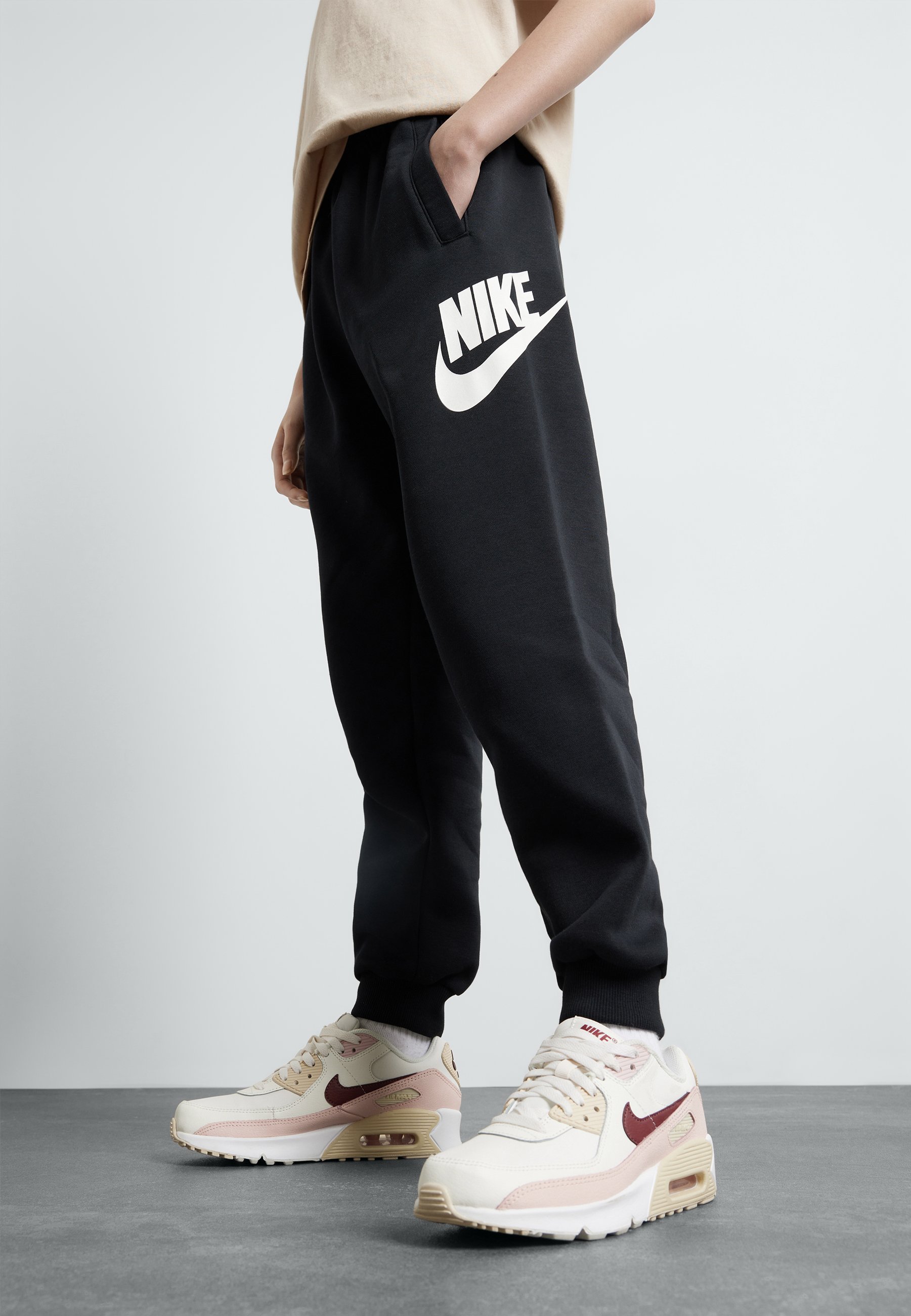 Nike Sportswear CLUB UNISEX - Trainingsbroek - zwart/wit
