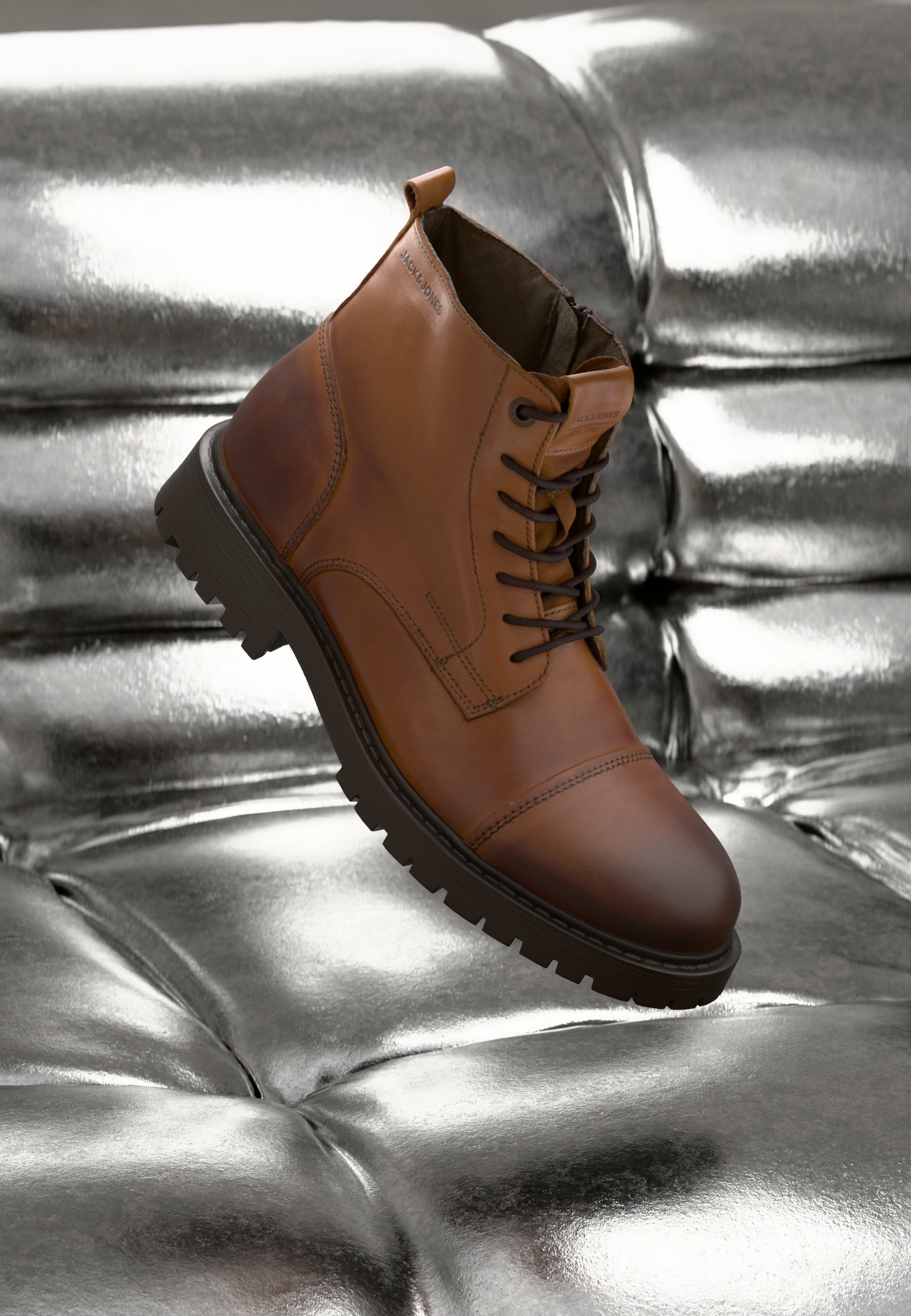Jack & Jones JFWTREMOR BOOT - Aulinukai su raišteliais - konjako spalvos