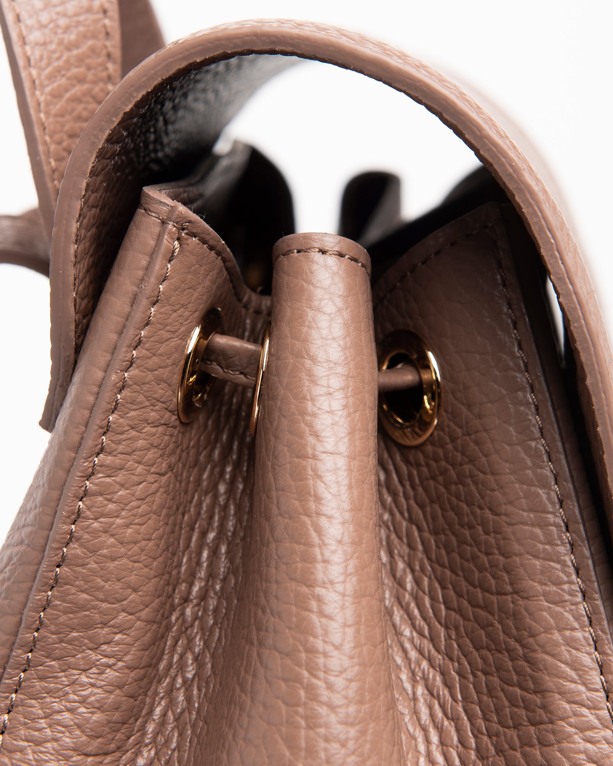 Damenrucksack aus technischem Material