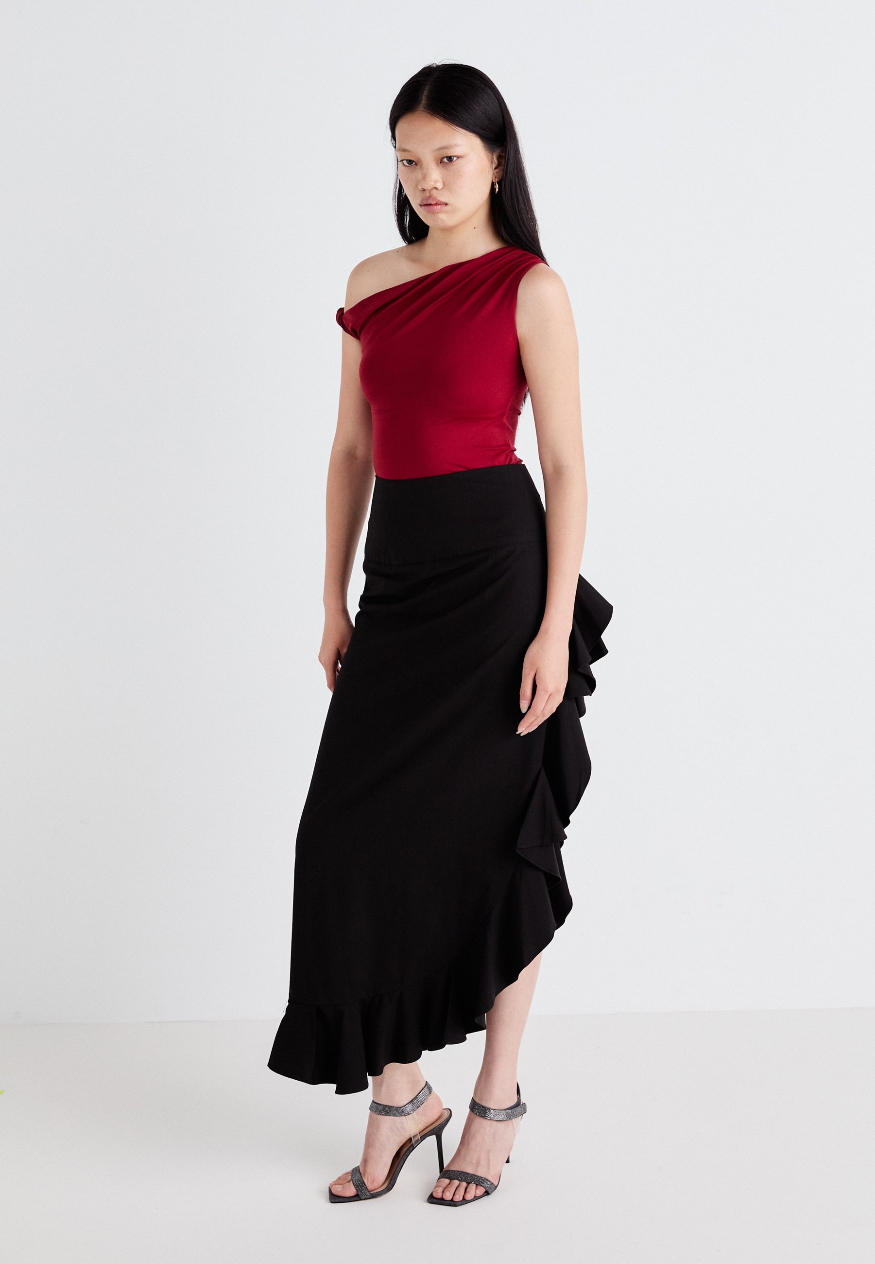 T-shirt basique Gina Tricot ASYMMETRIC MICRO - rouge