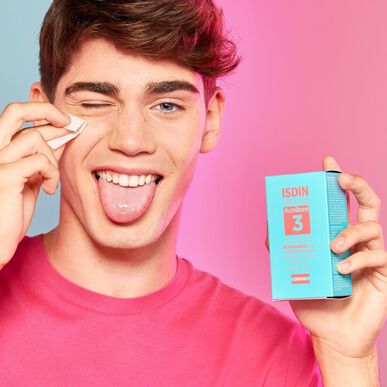 Isdin Teen Skin Acniben 3 On the Go -kolmoisvaikutteiset tahranpoistopyyhkeet 30 kpl