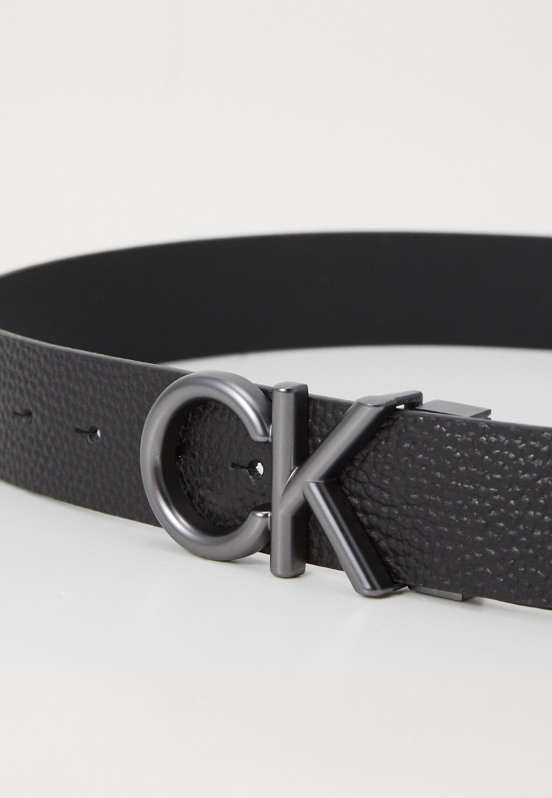 Calvin Klein HALLMARK LOGO - Vöö - must/matt relvmetallist