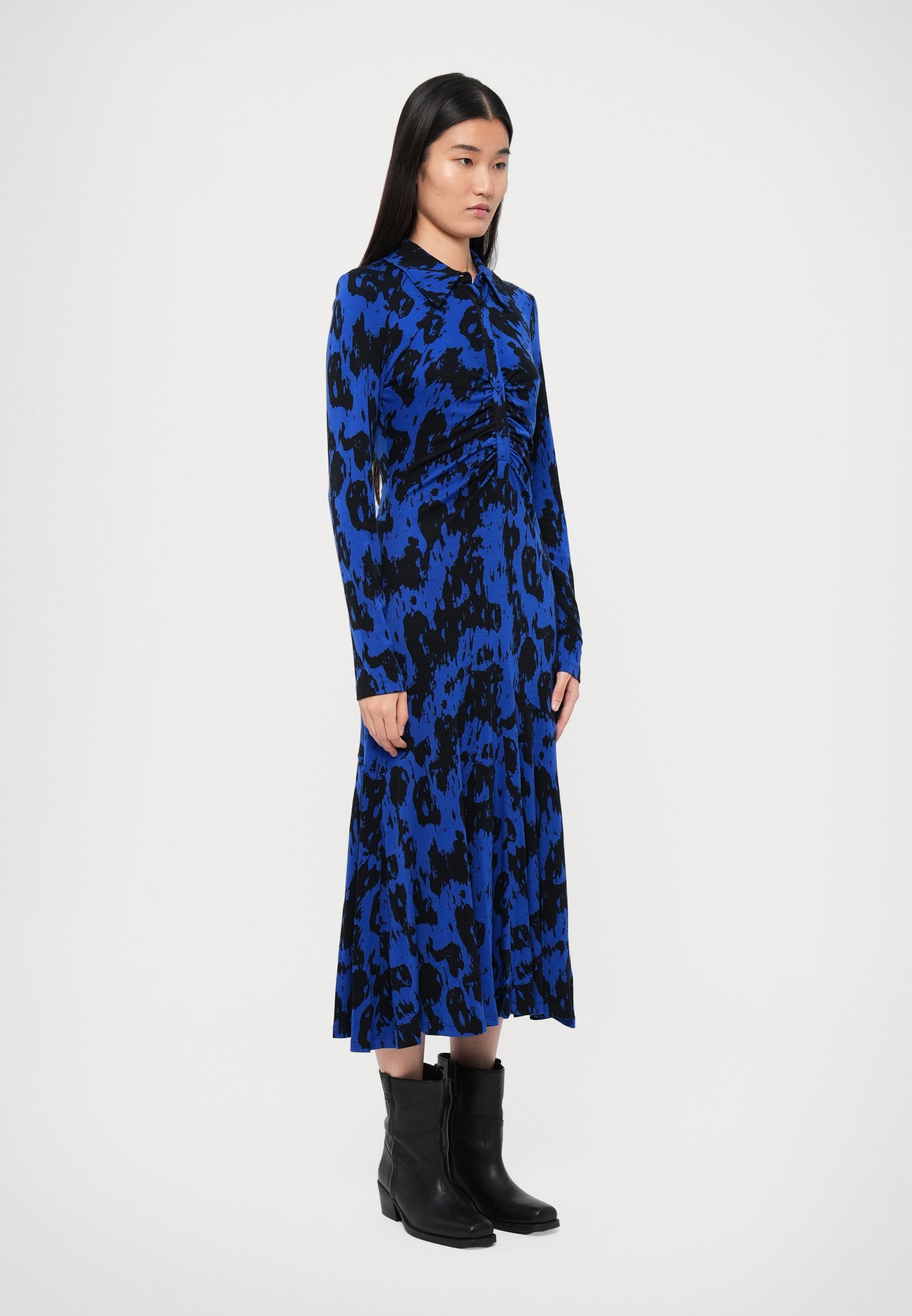 DRESS - Žerzejové šaty - black/blue
