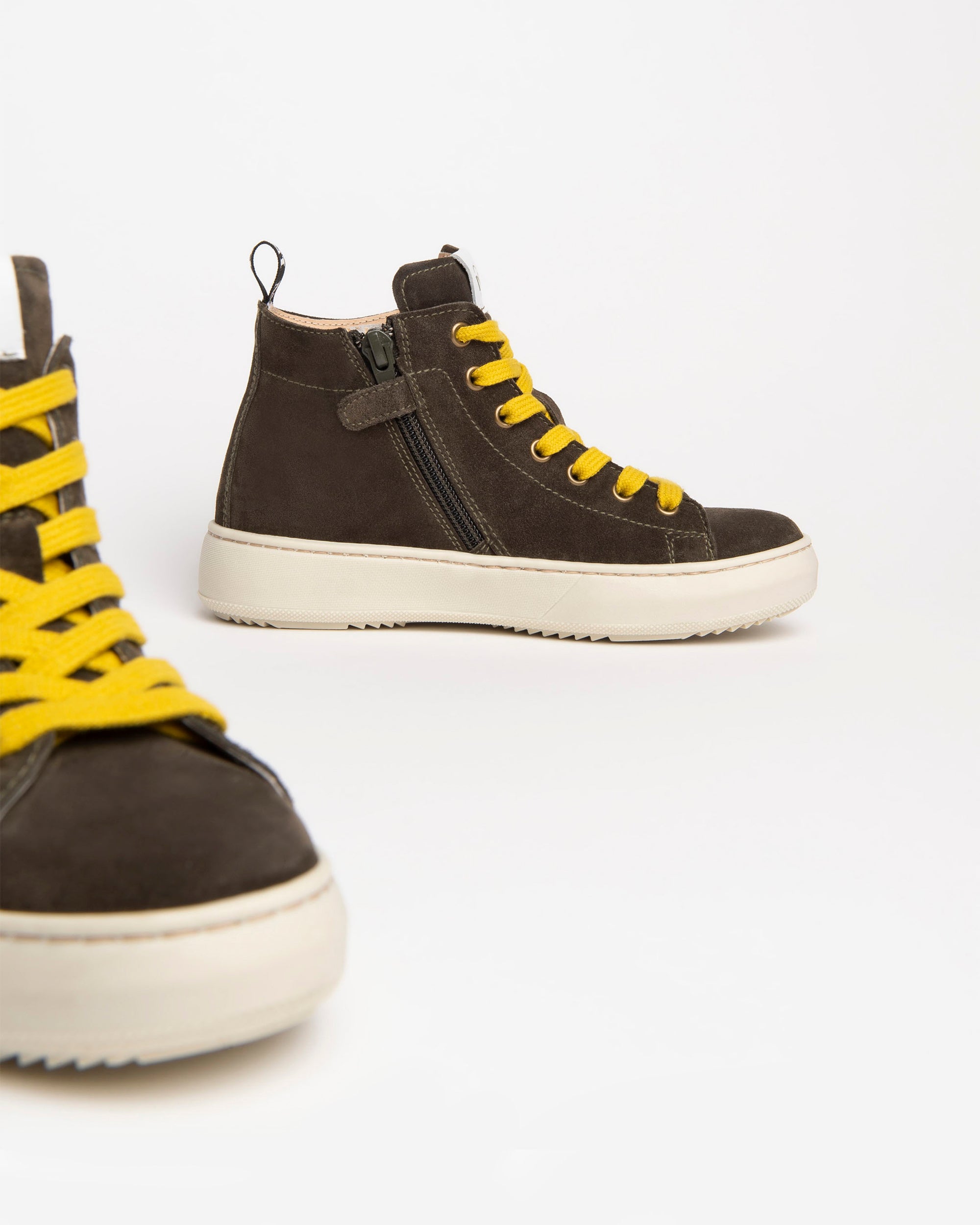  Baskets en daim pour adolescents