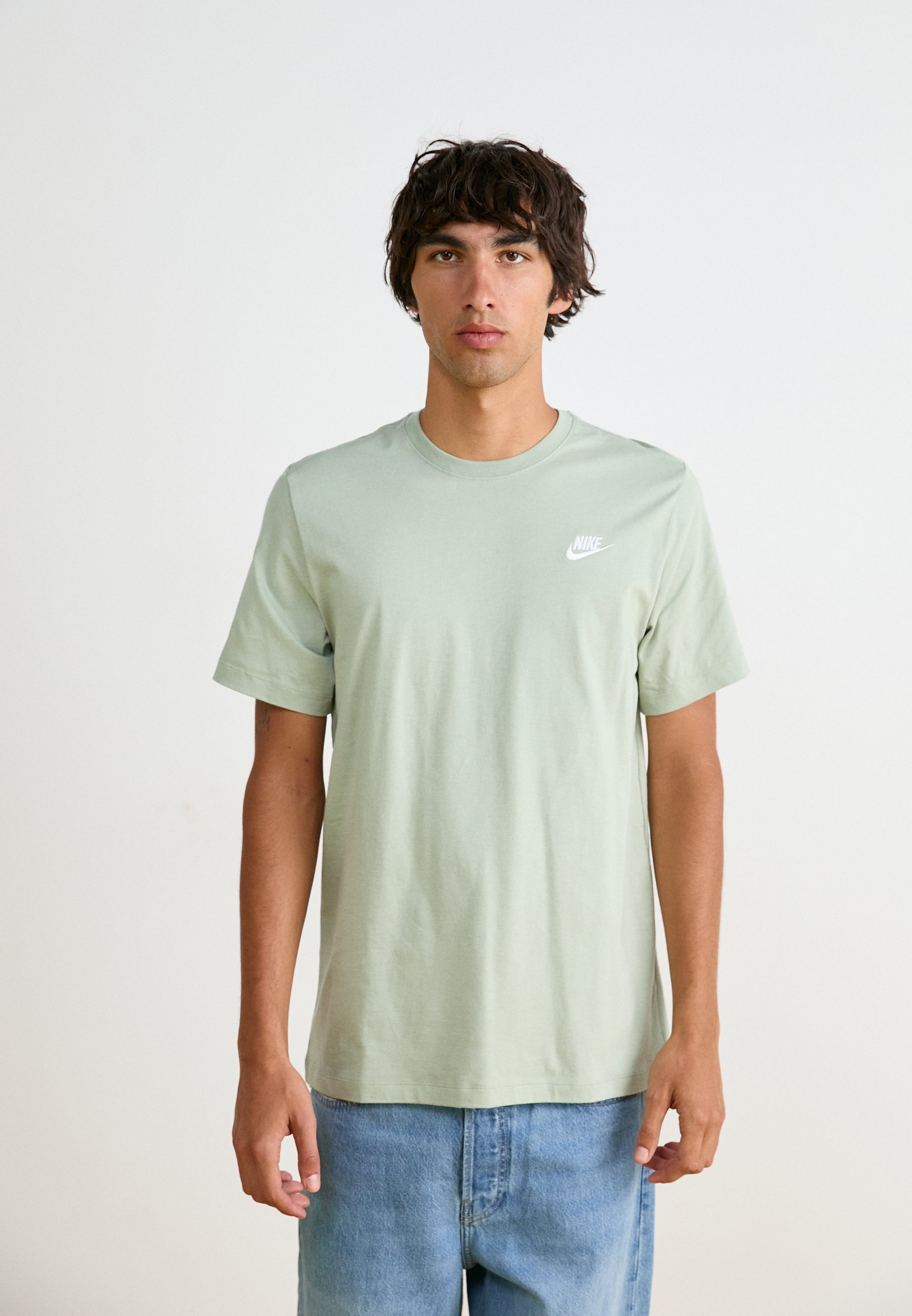 Tricouri Nike Sportswear Basic