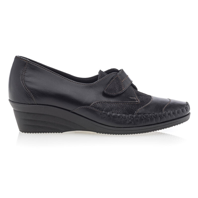Zapatos cómodos para mujer, color negro.