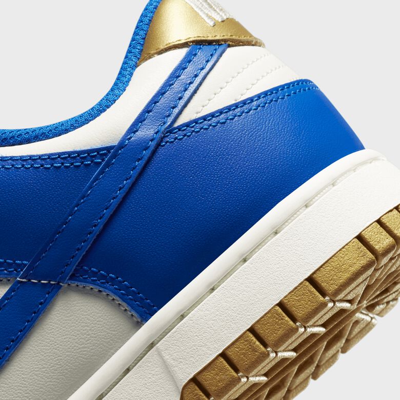 WMNS Dunk Low