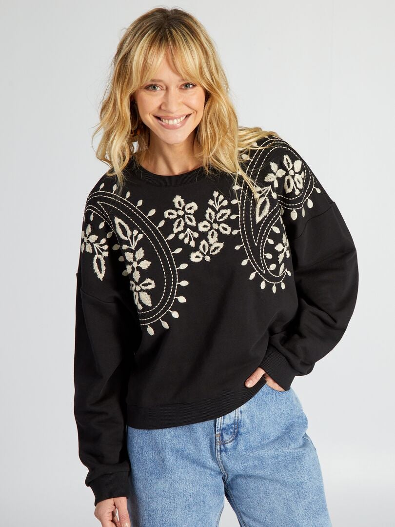 Moletom em tecido fleece com bordado - preto