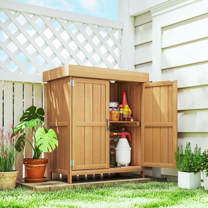 Armario de jardín Outsunny - mueble independiente con doble puerta, estante y techo elevable de betún - madera - 74x43x88cm