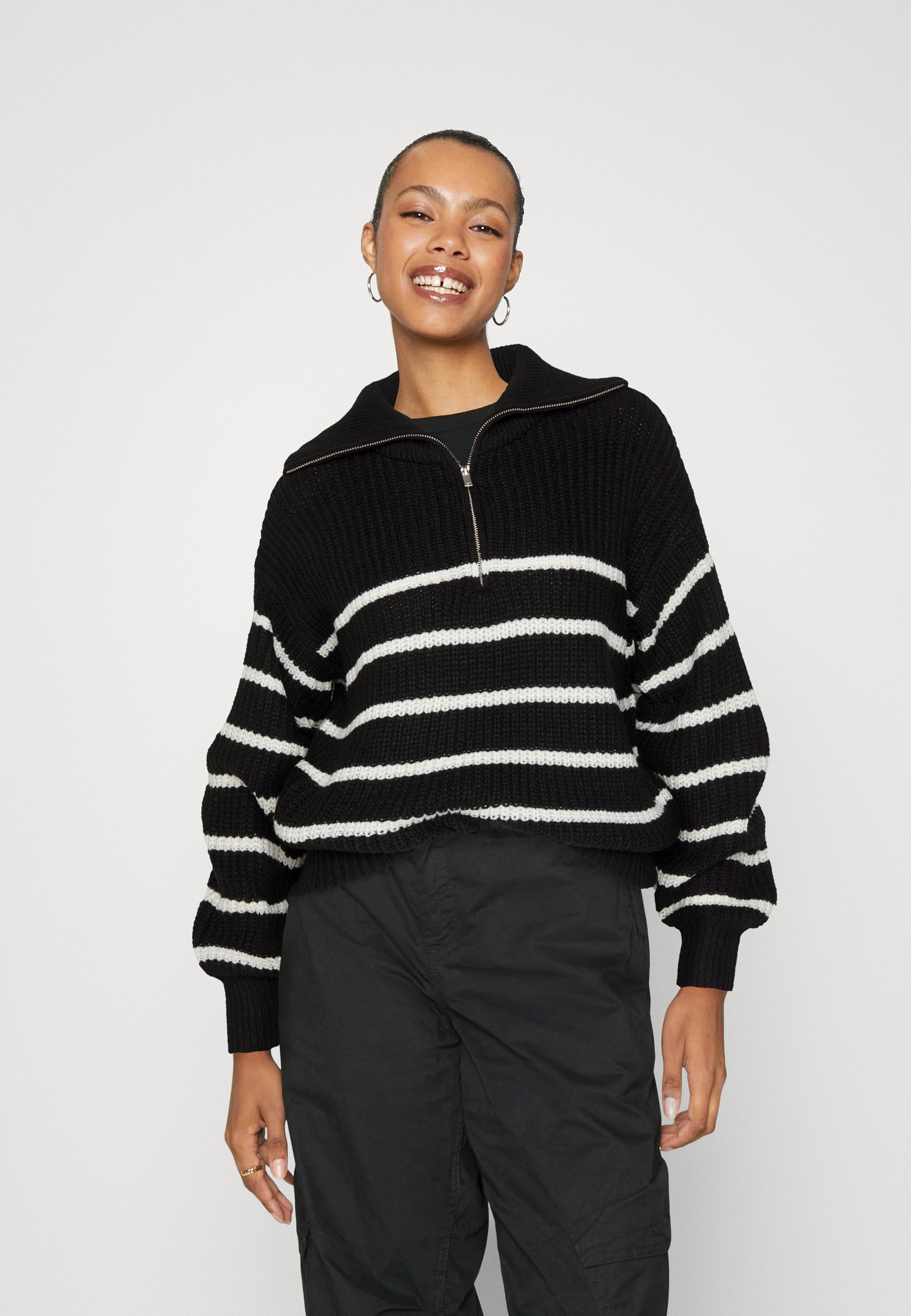 JDY JDYJUSTY Maglione con zip sul collo e righe - nero/grigio