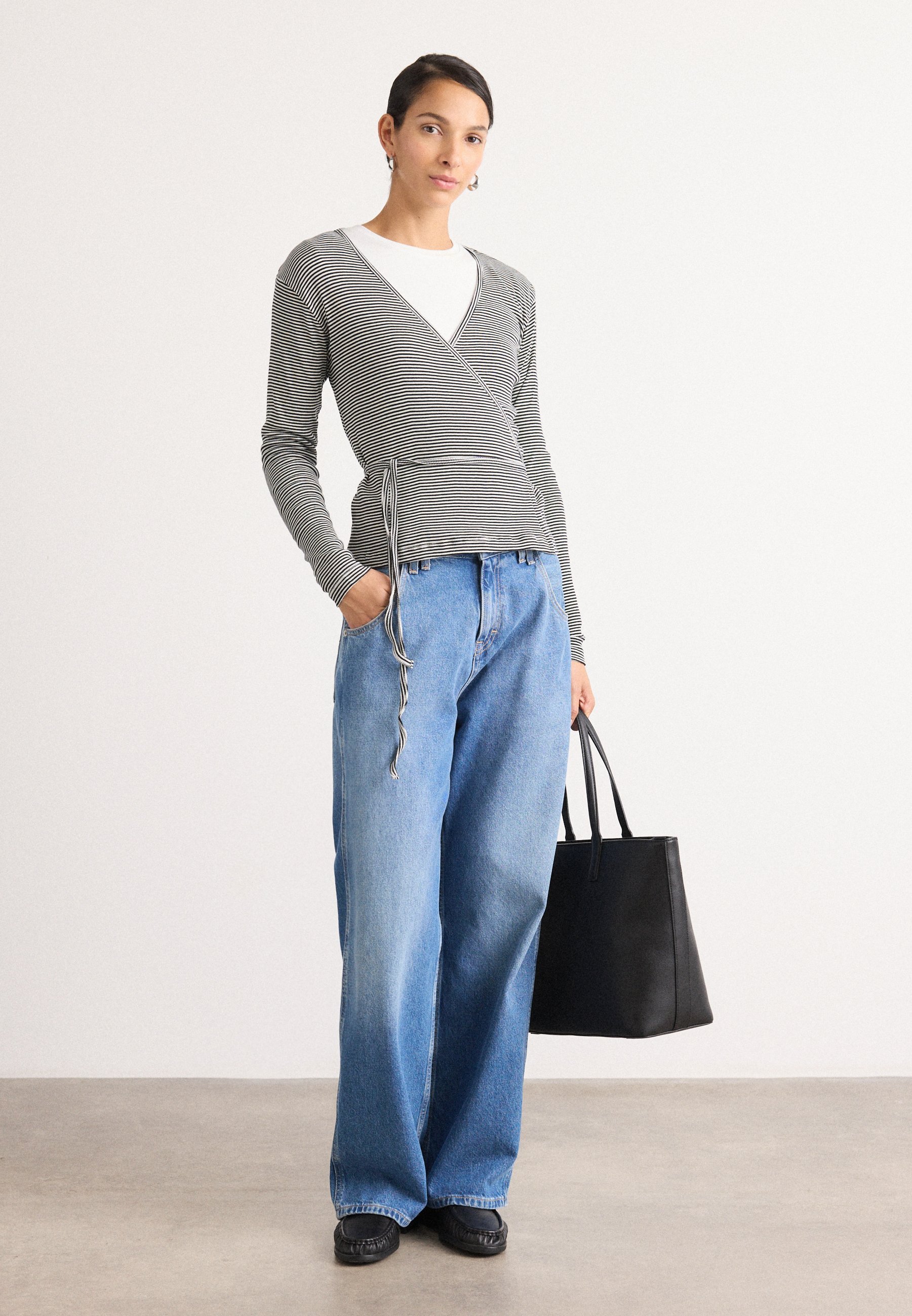 Mads Nørgaard STRIPE SUSI TOP - Blusa de manga comprida - preto/gelo de baunilha