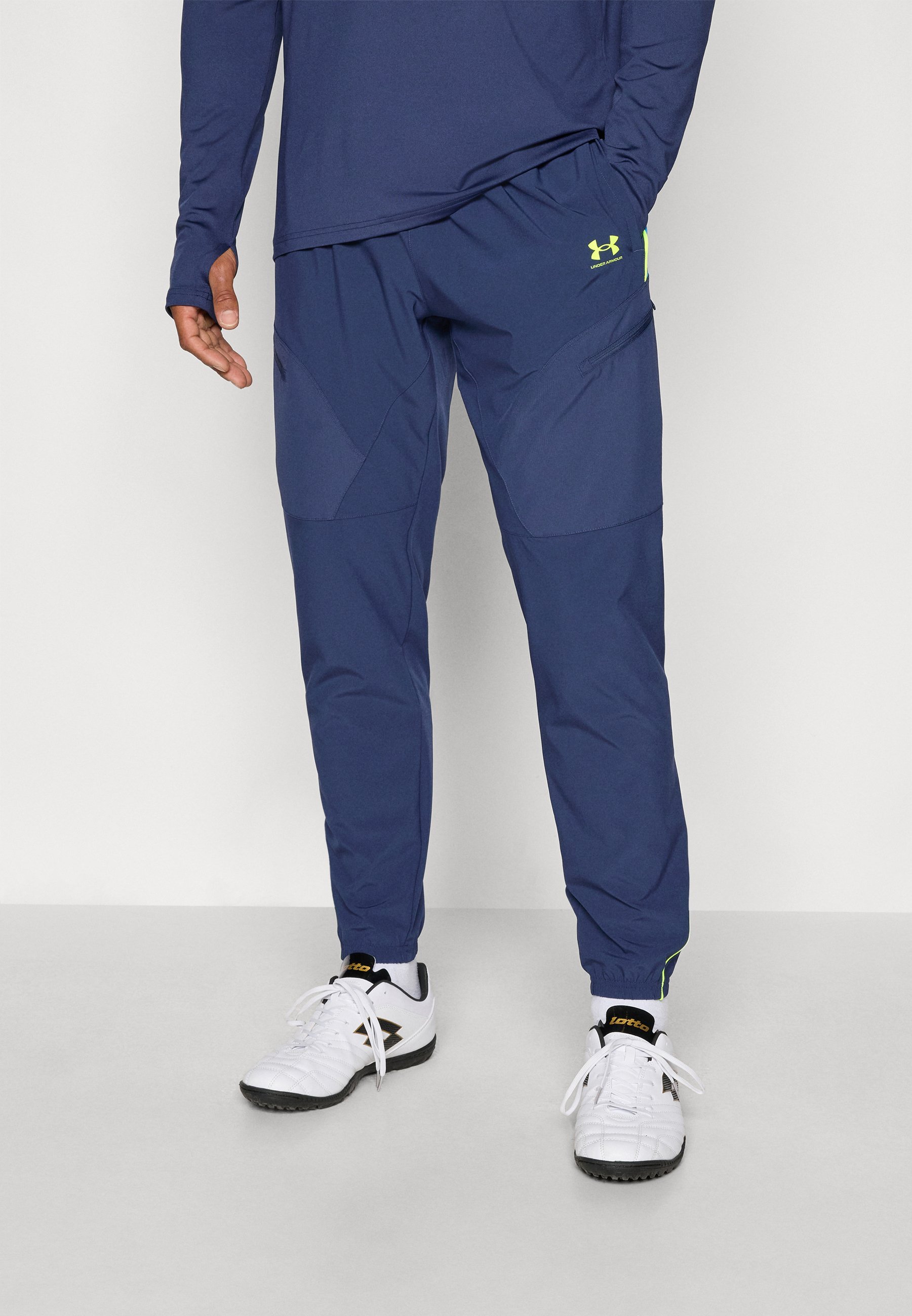 Pantaloni da tuta Under Armour CHALLENGER WARM UP - blu navy slavato/giallo ad alta visibilità