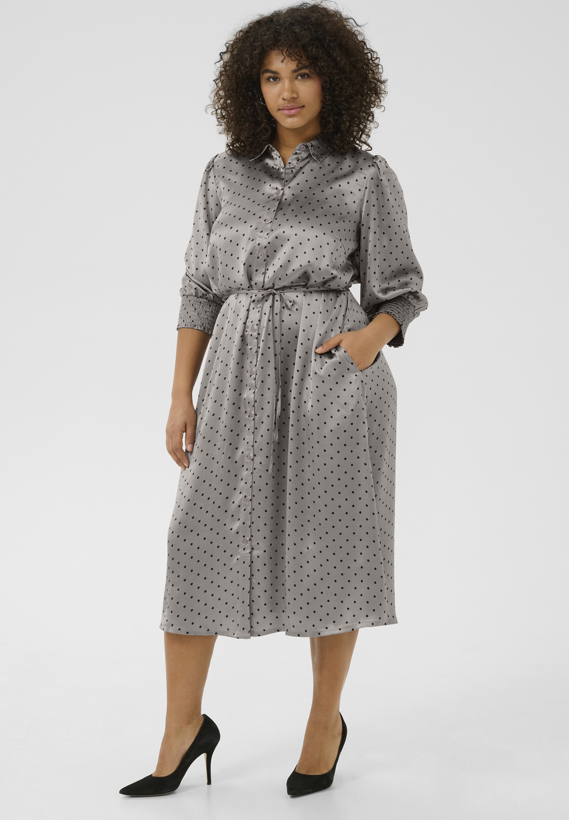 Robe-chemise Kaffe Curve KCEMINE OLINE - Gris anthracite à pois noirs