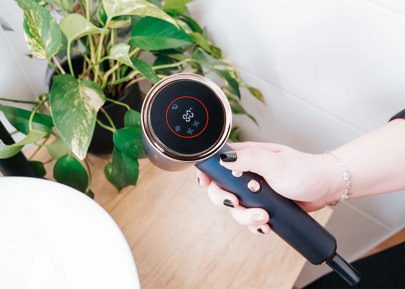 Secador de cabelo Concept Profi Care BLDC VV8100