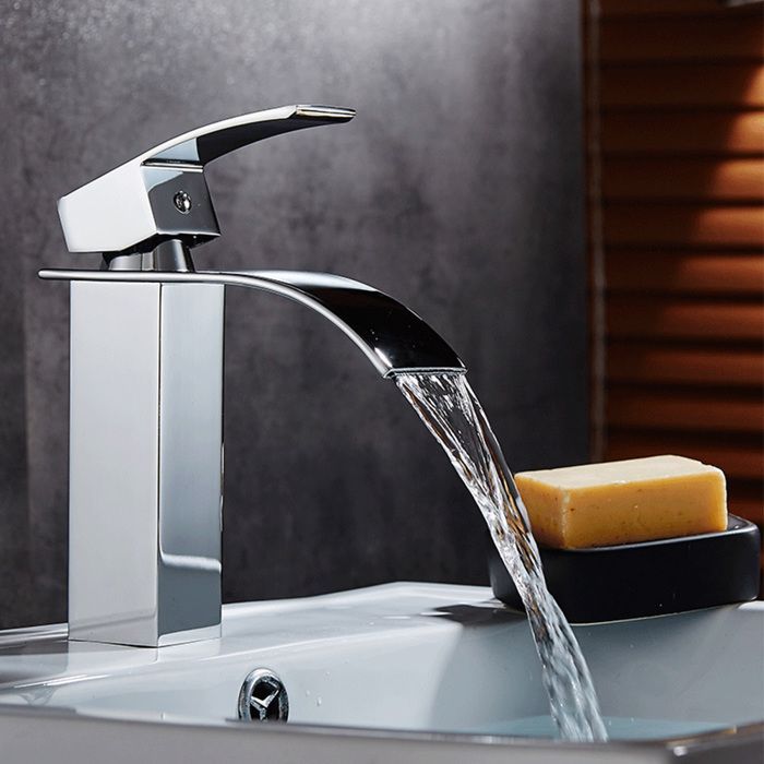 Grifo de baño iDeko, mezclador de lavabo tipo cascada de latón, acabado cromado, cerámica con manguera flexible.