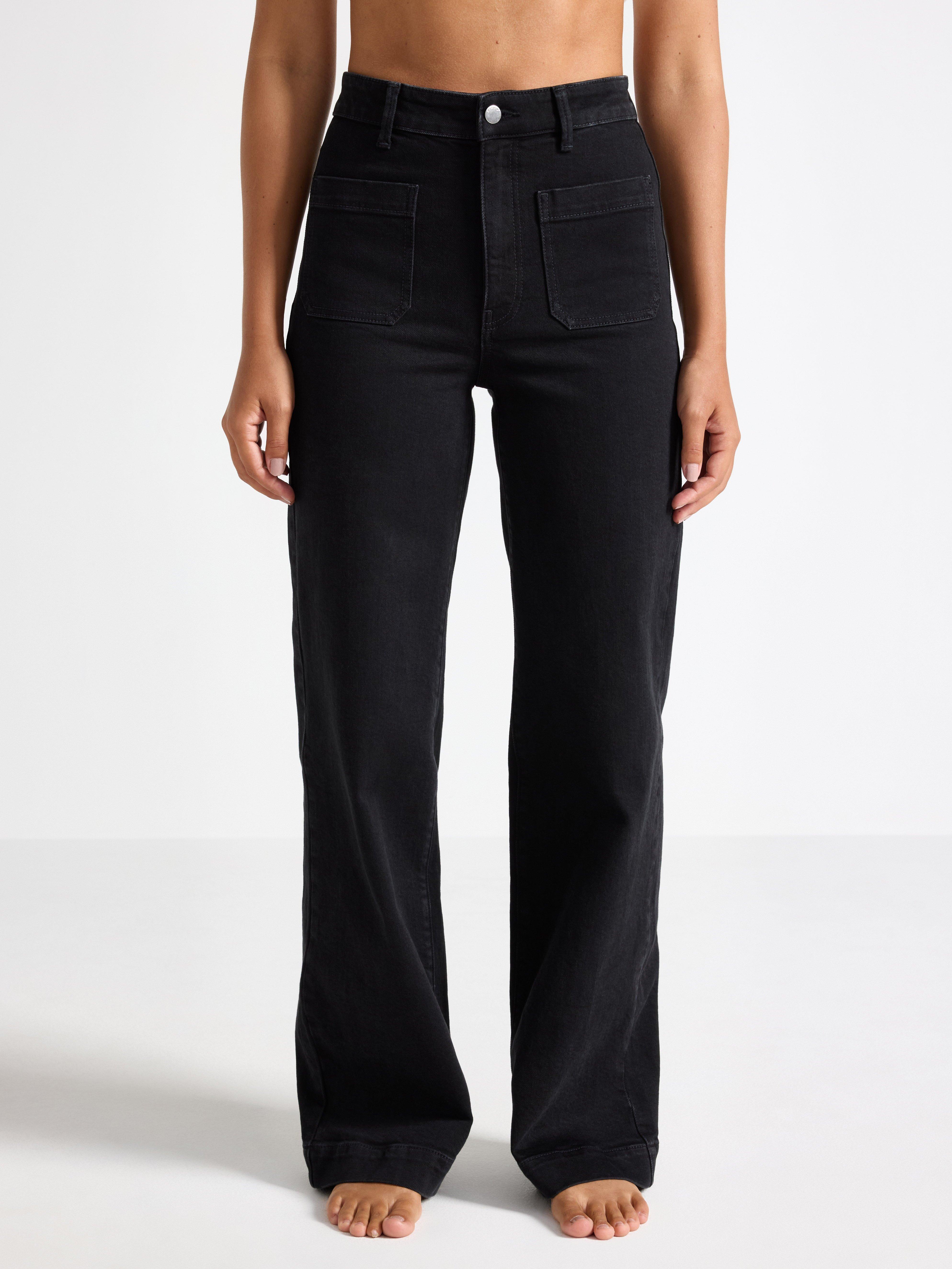 BREDE jeans med høy midje og lett stretch i svart denim