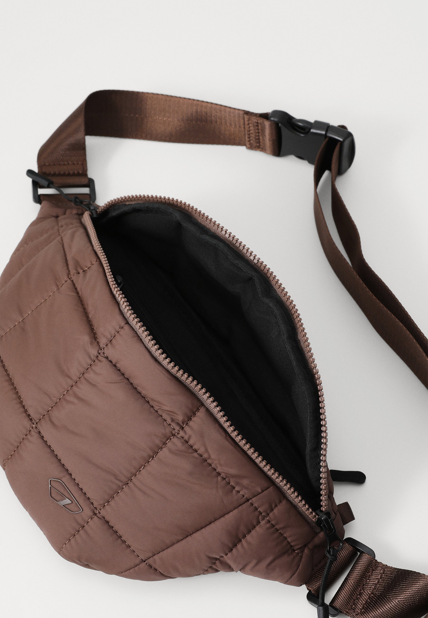 ARKK Kopenhagen BUMBAG UNISEX - Heuptas - chocolade