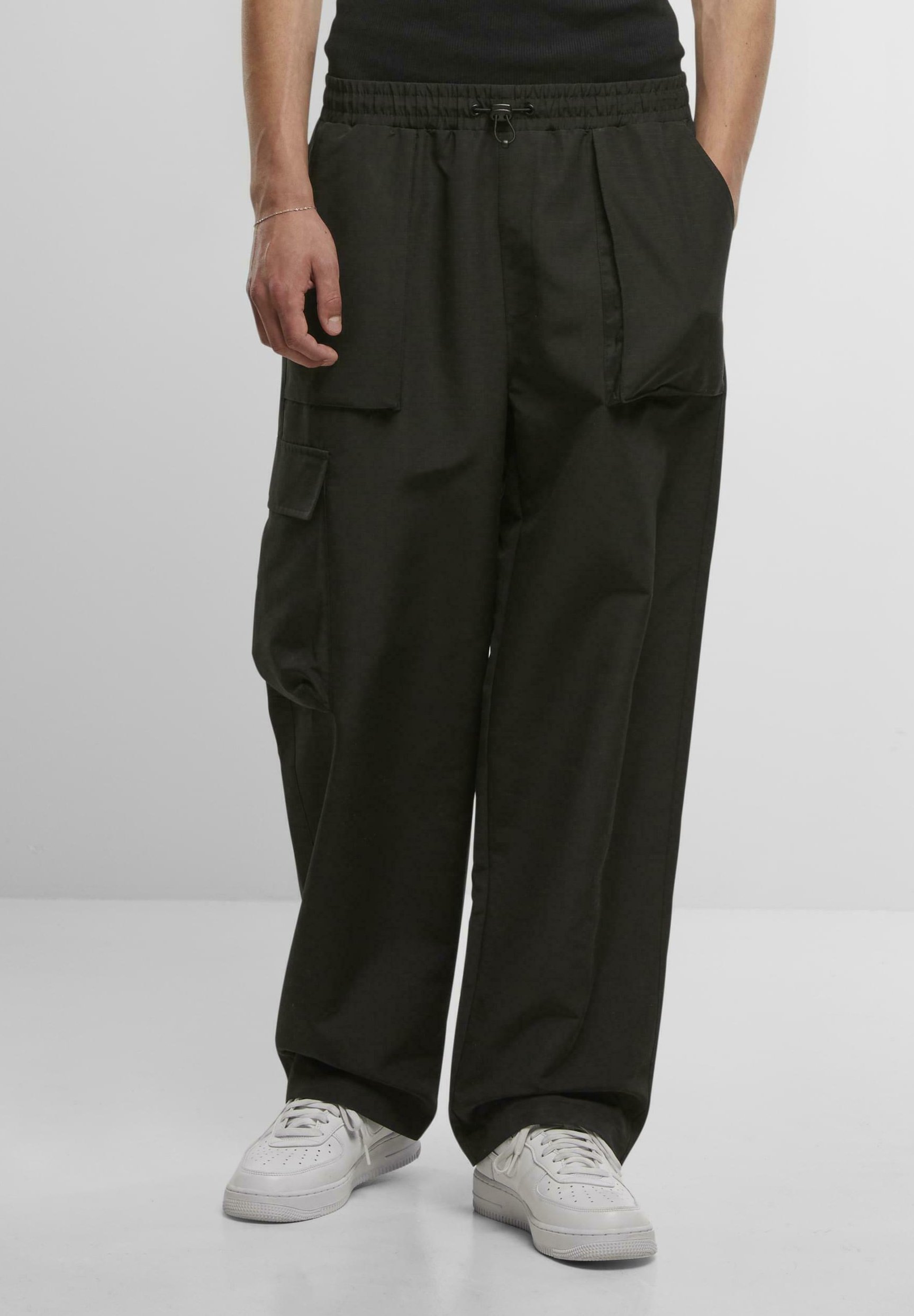 Urban Classics TECHNICAL - Pantaloni cargo - neri