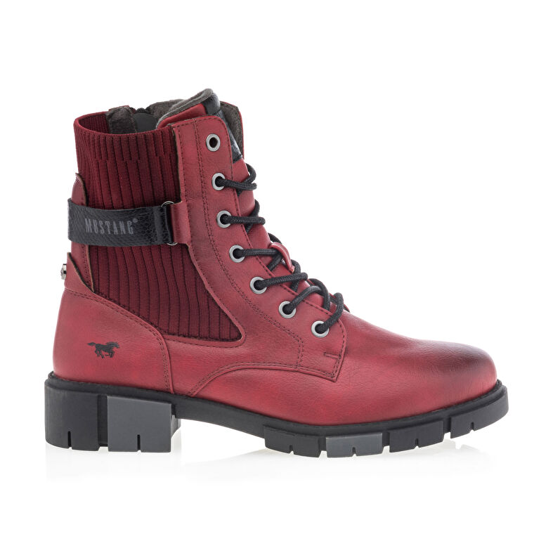 Rote Damenstiefel / Stiefeletten
