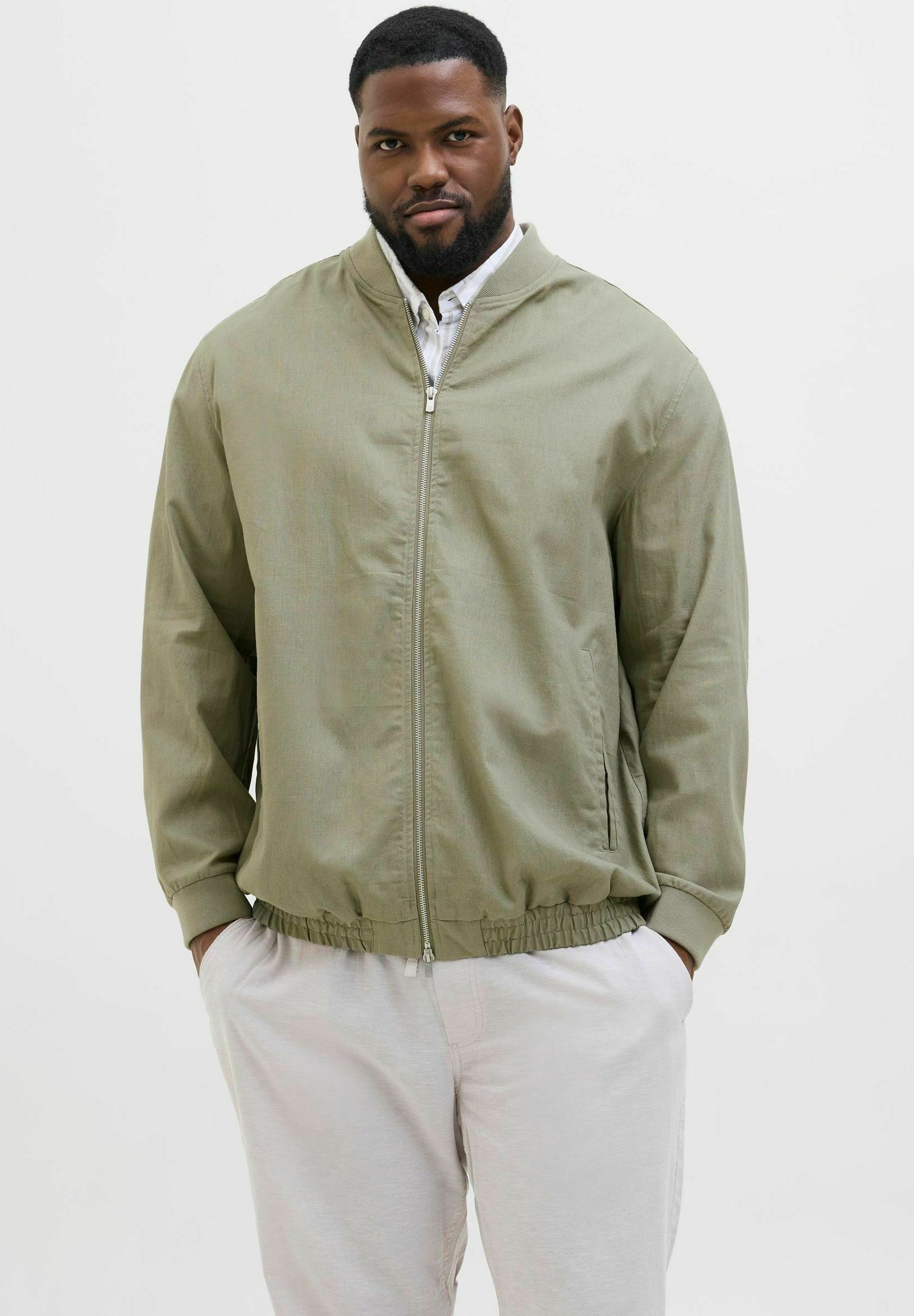 Jack & Jones Bomberjacke in Übergröße – Vetiver