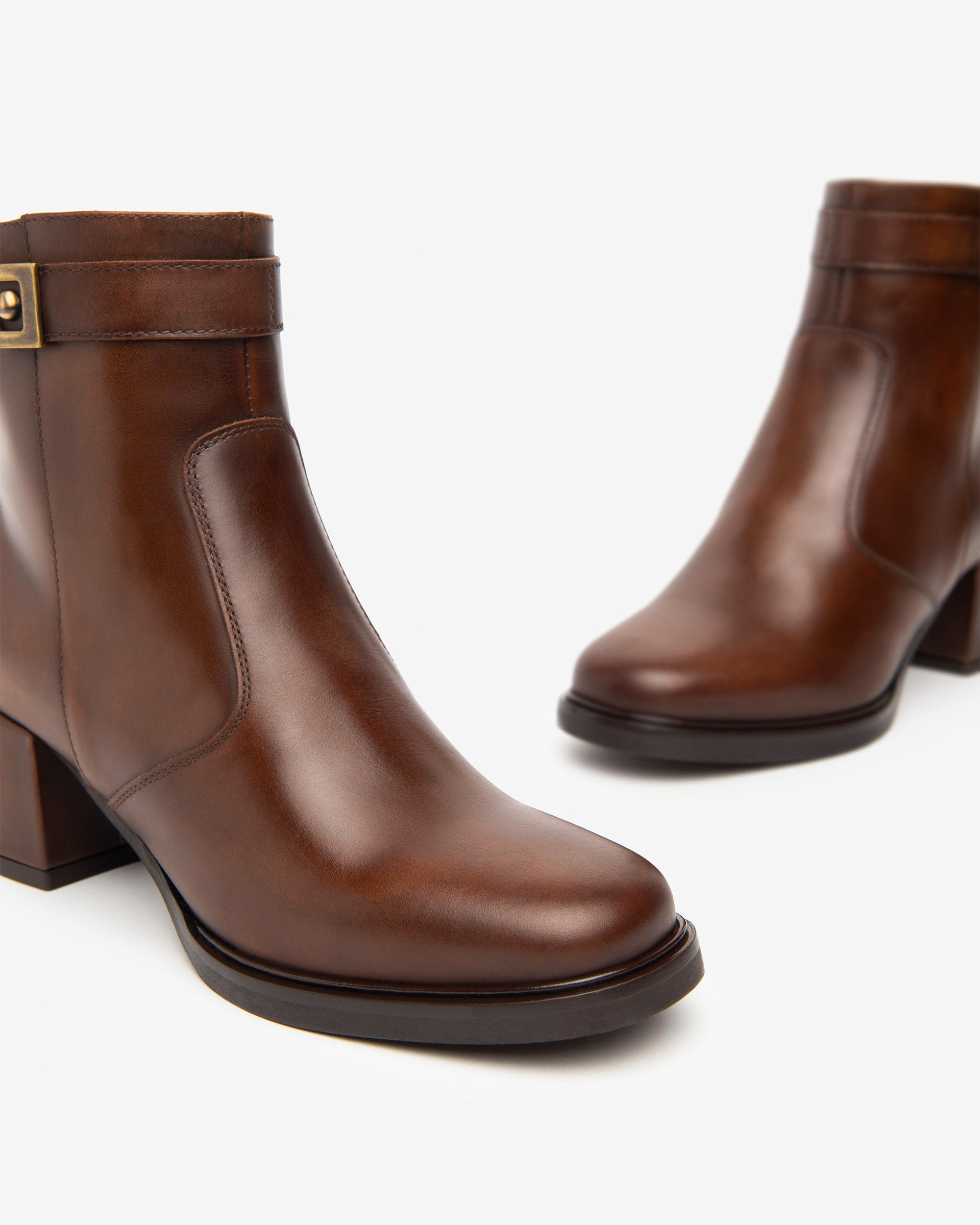  Damen-Ankle-Boots aus Leder