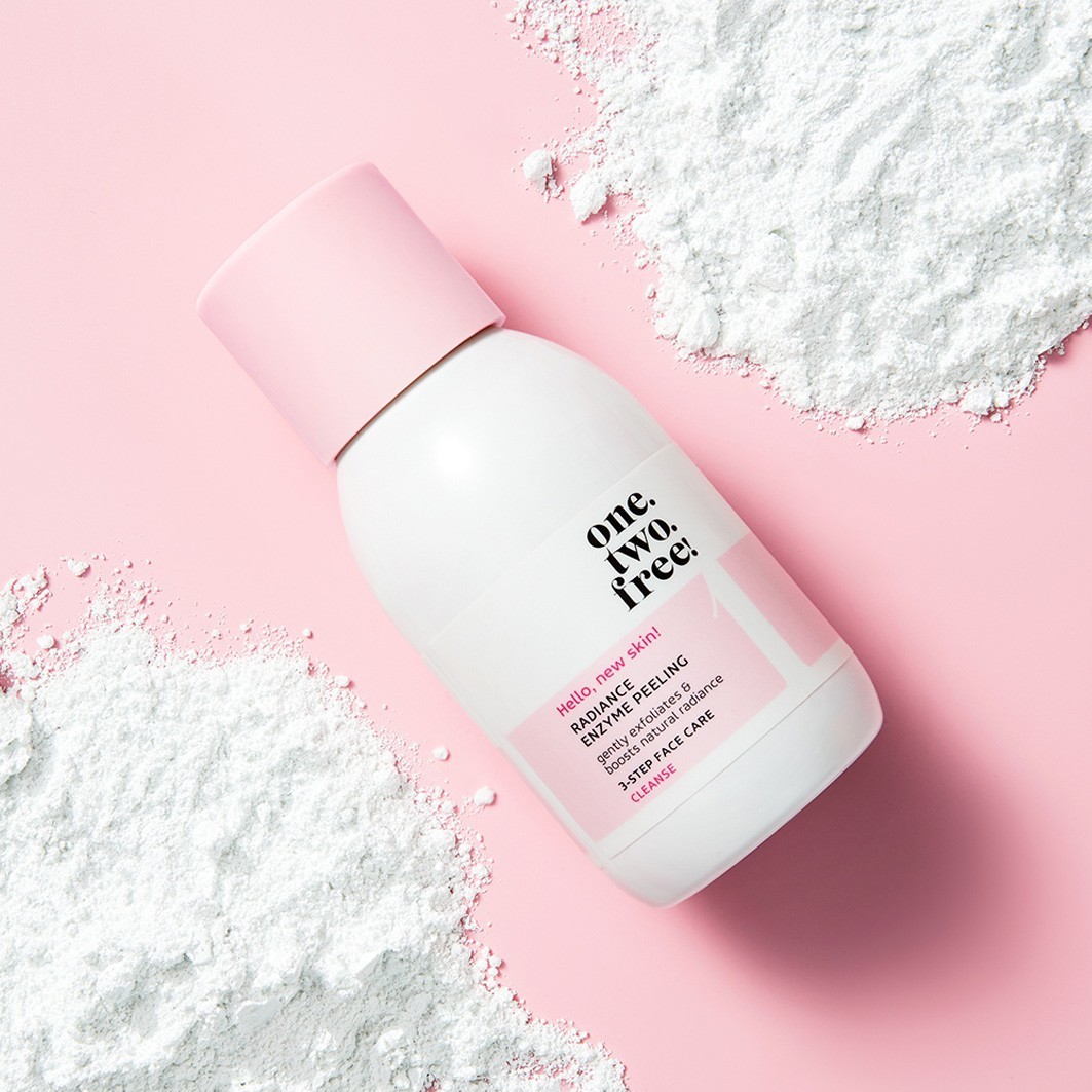 vienas.du.nemokamai! Švytėjimo suteikiantis fermentinis veido šveitiklis „Raiance Enzyme Peeling“ – 35 g