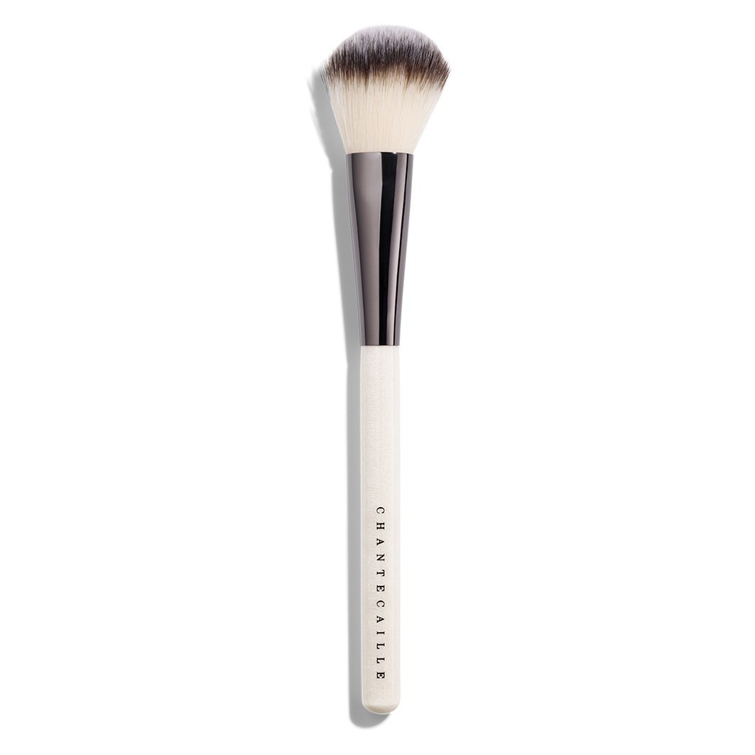 Štetec na líčka Chantecaille Rouge Brush - 1 kus.