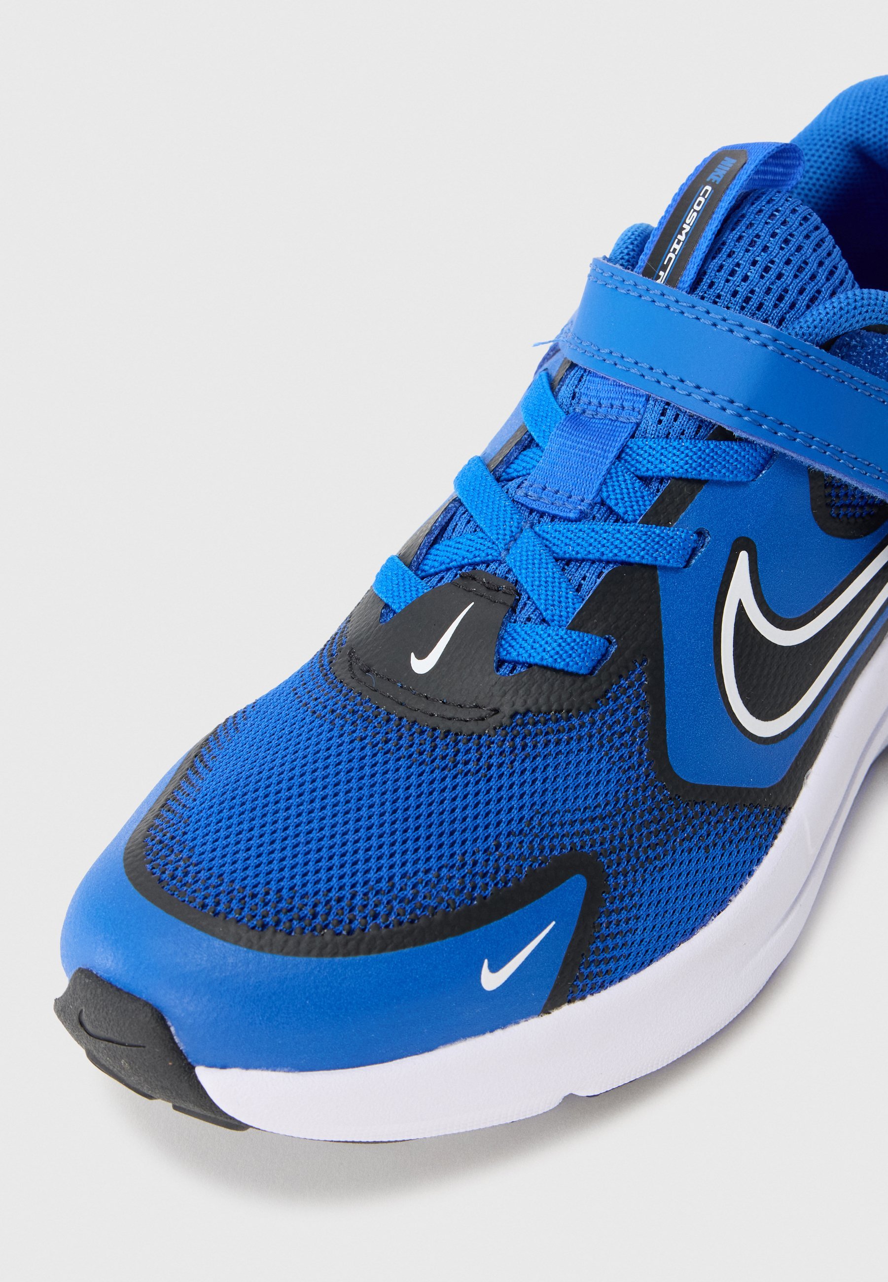 Nike Performance COSMIC RUNNER UNISEX - Hardloopschoenen voor op de weg - game royal/wit/zwart