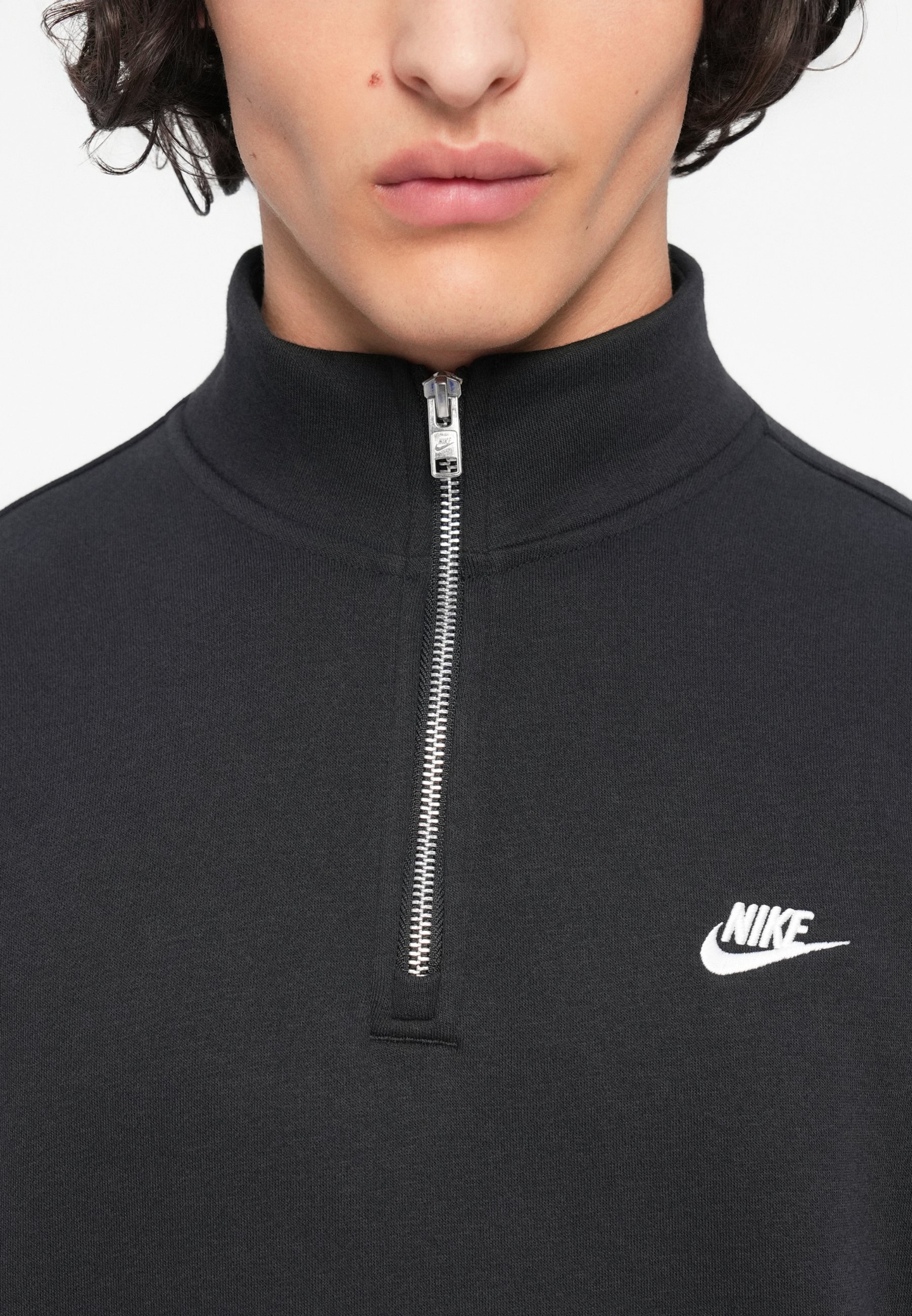 Nike Sportswear -collegepaidat