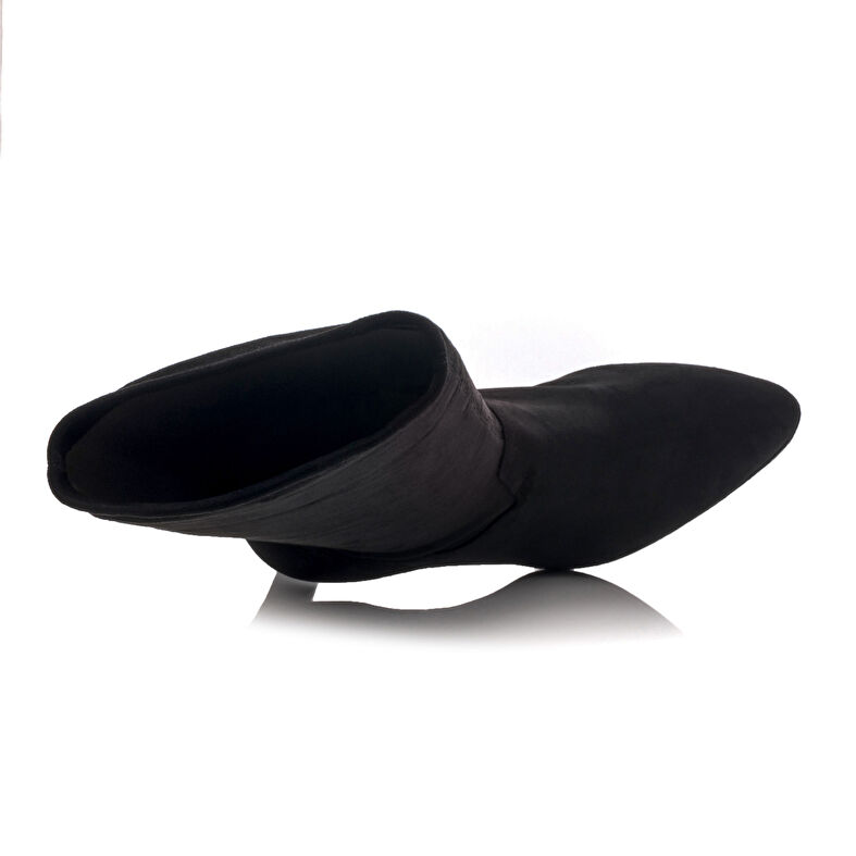  Botas negras de mujer