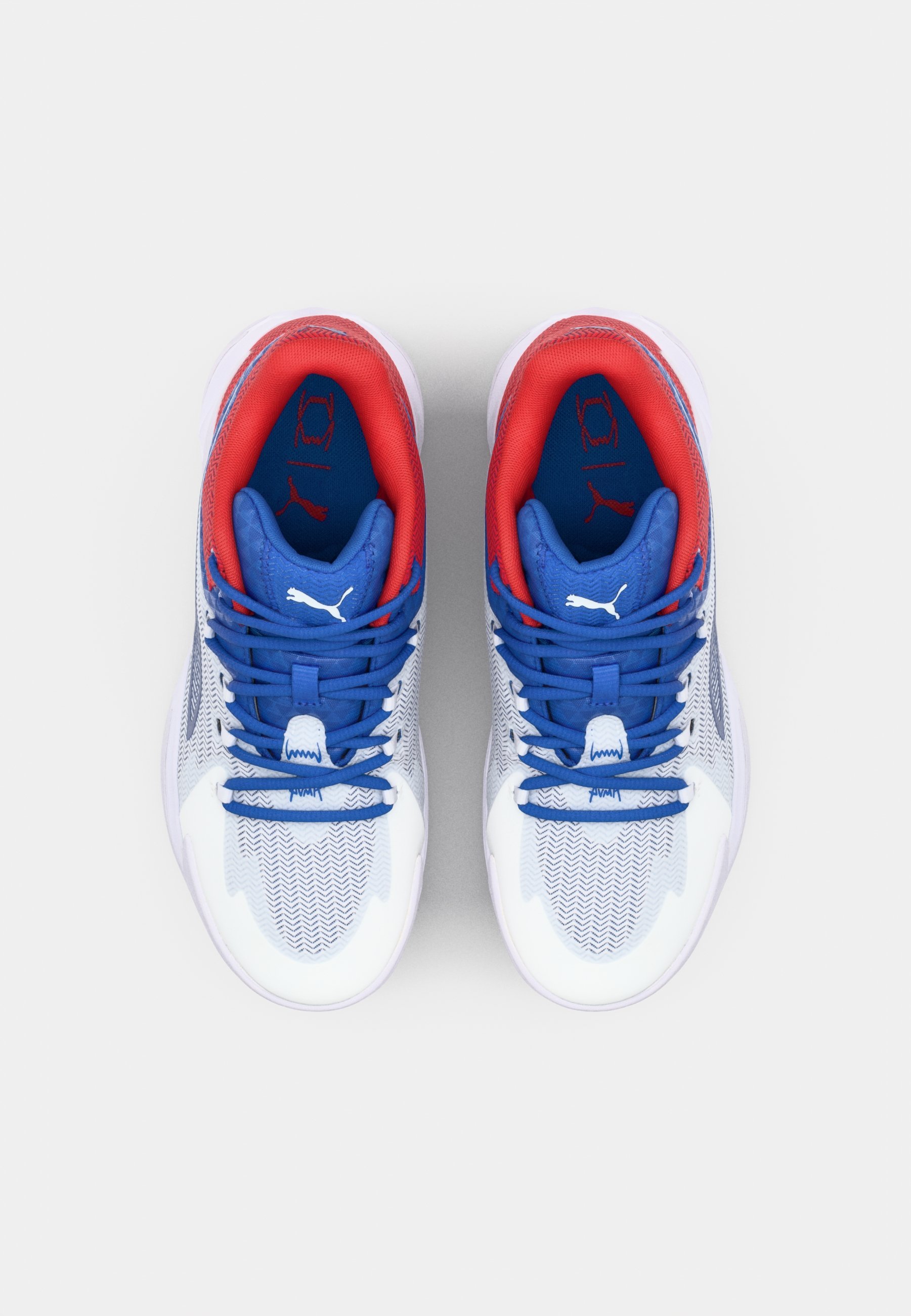Puma DAGGER - Korvpallijalatsid - valged/mäesinised/kõikide aegade punased