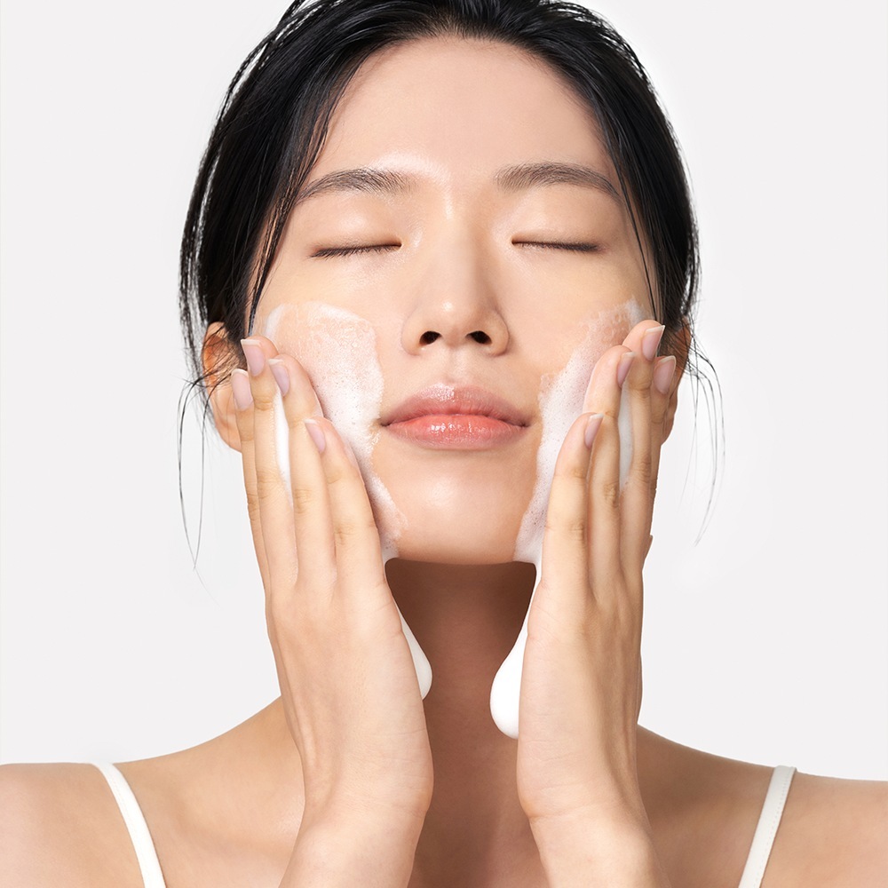 PURITO veido valymo putos „Clear Code Superfruit Cleanser“ – 150 ml