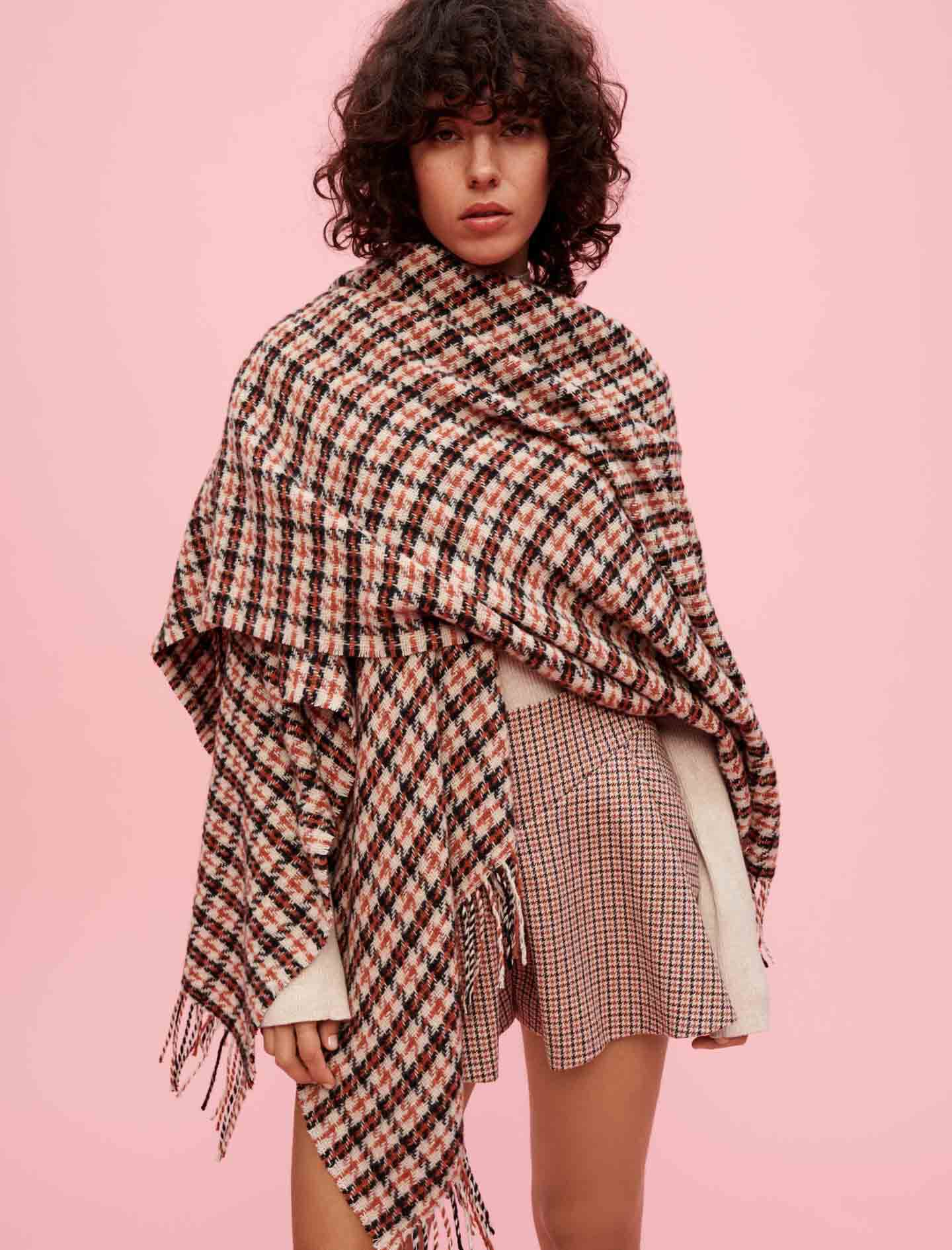 Ruudullinen hapsuponcho - ruskea