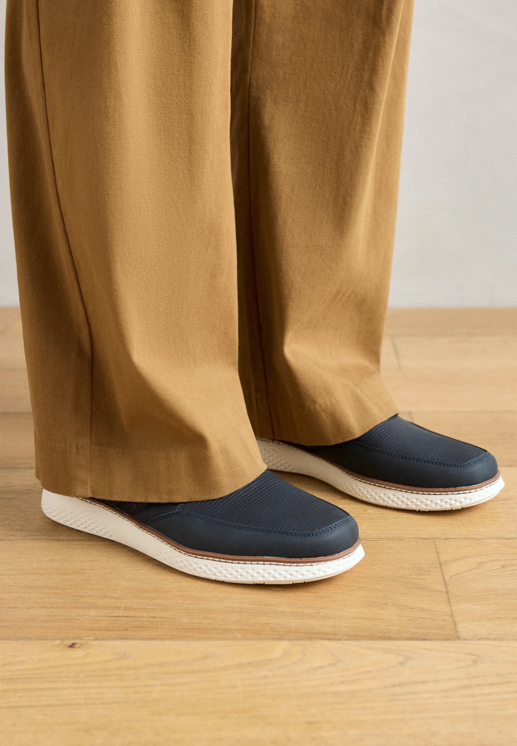 Bugatti Slip-on - blu scuro