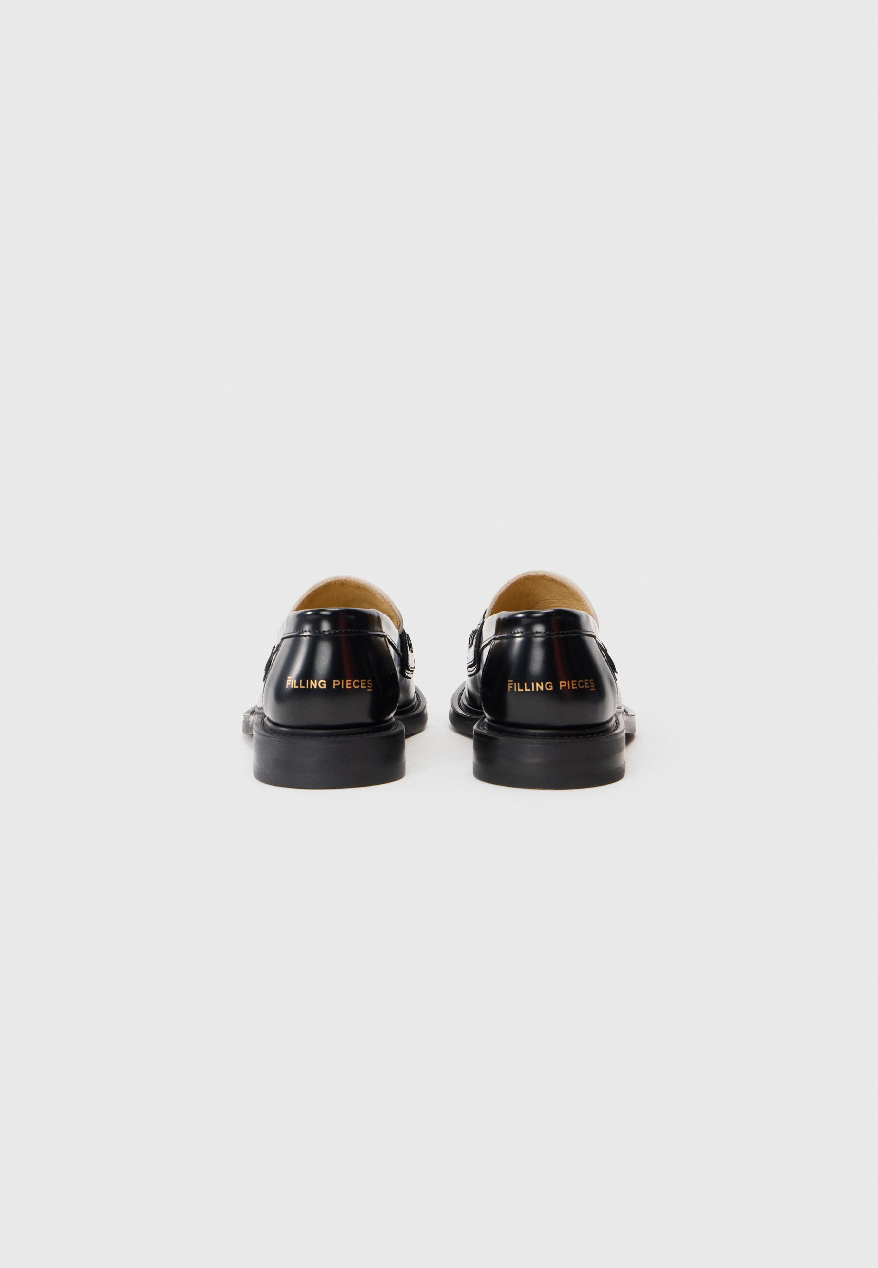 Instappers van Filling Pieces - zwart