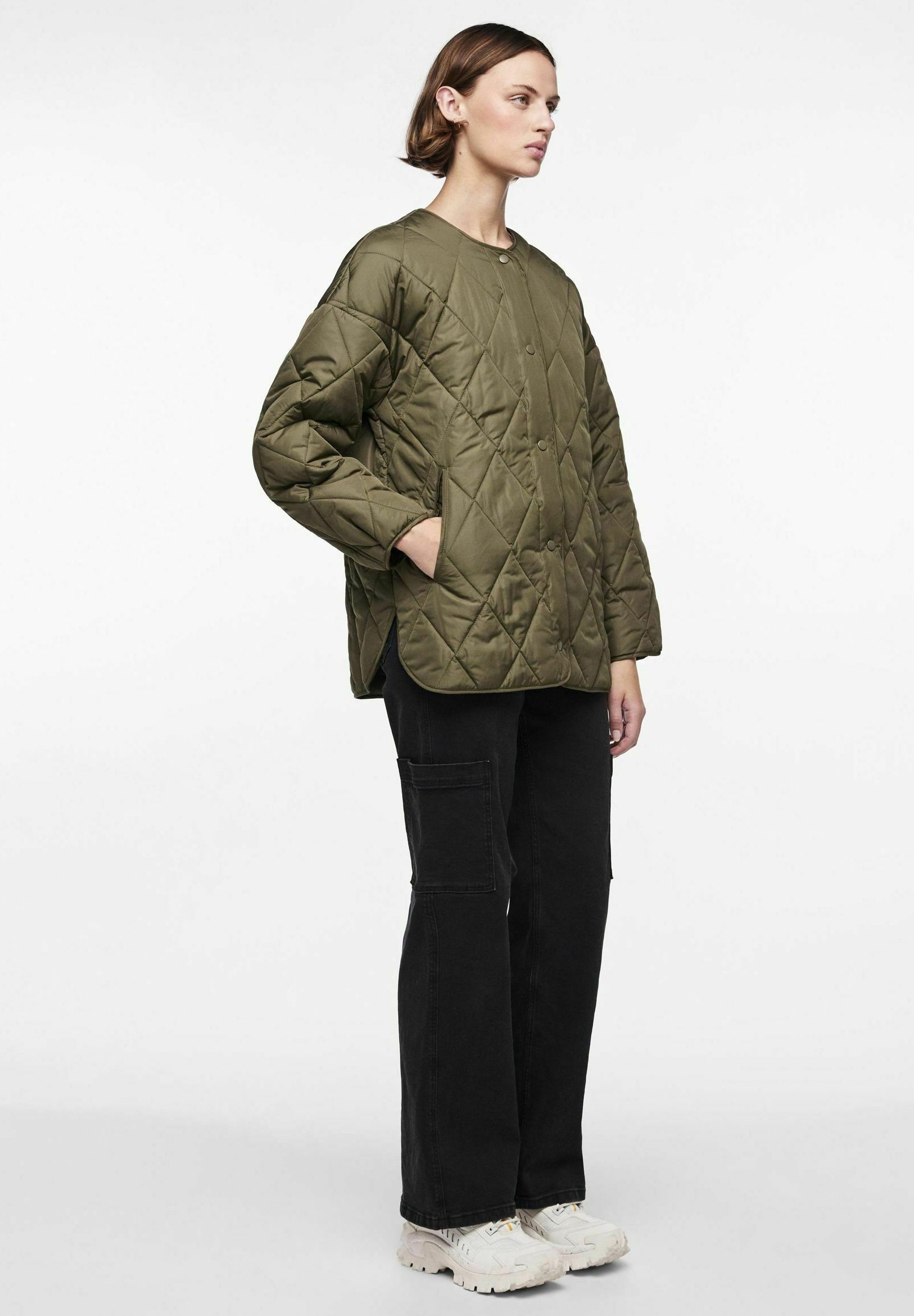 Stukken PCSTELLA QUILTED BC - Licht jasje - kaki