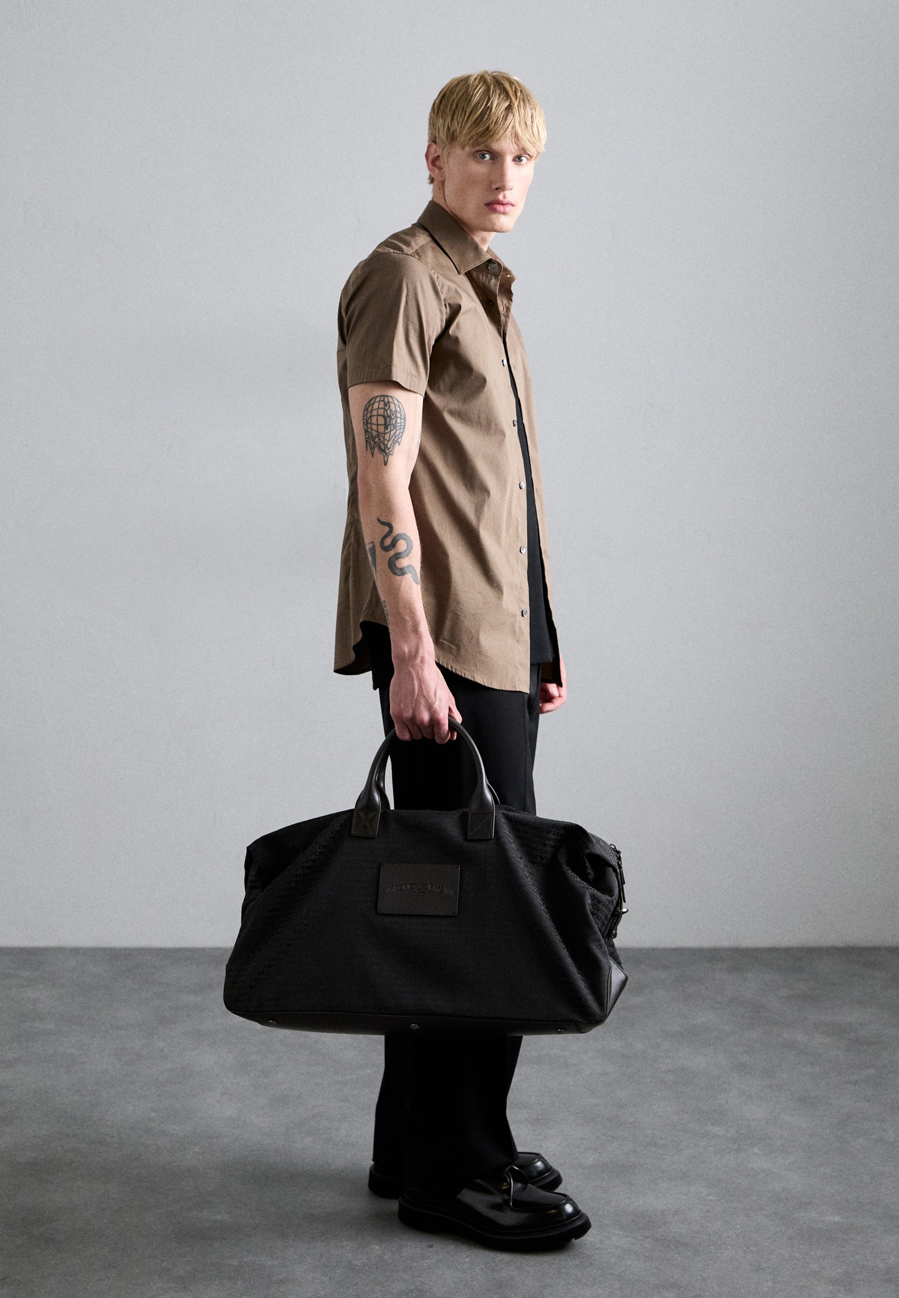 Emporio Armani Reisen