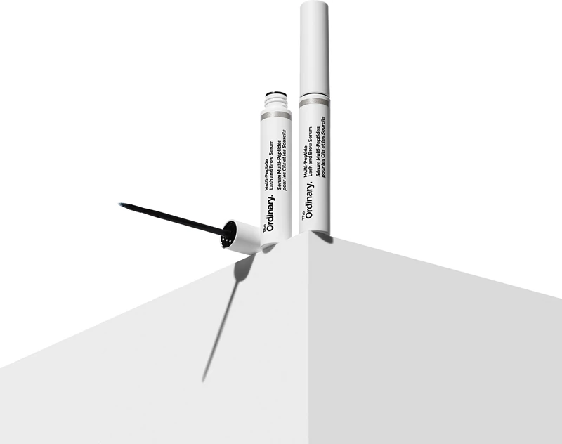 The Ordinary Multi-Peptide Lash and Brow Serum is een serum voor wimpers en wenkbrauwen.