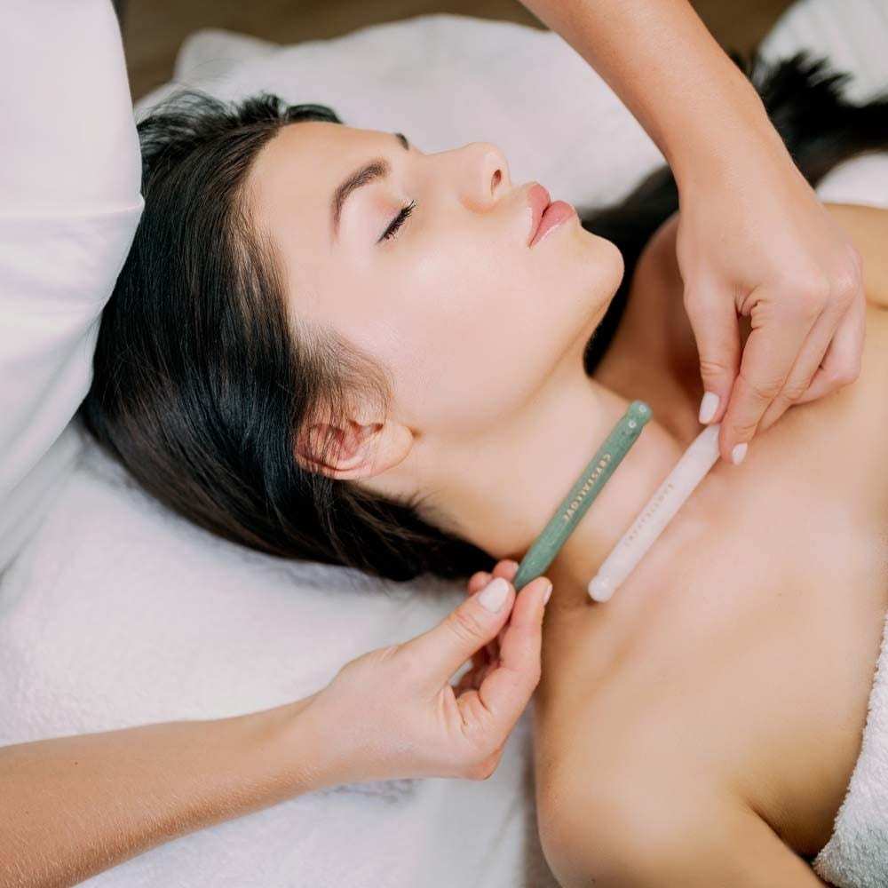 Masažer za obraz Crystallove z gua sha konico in aventurinom – 1 kos