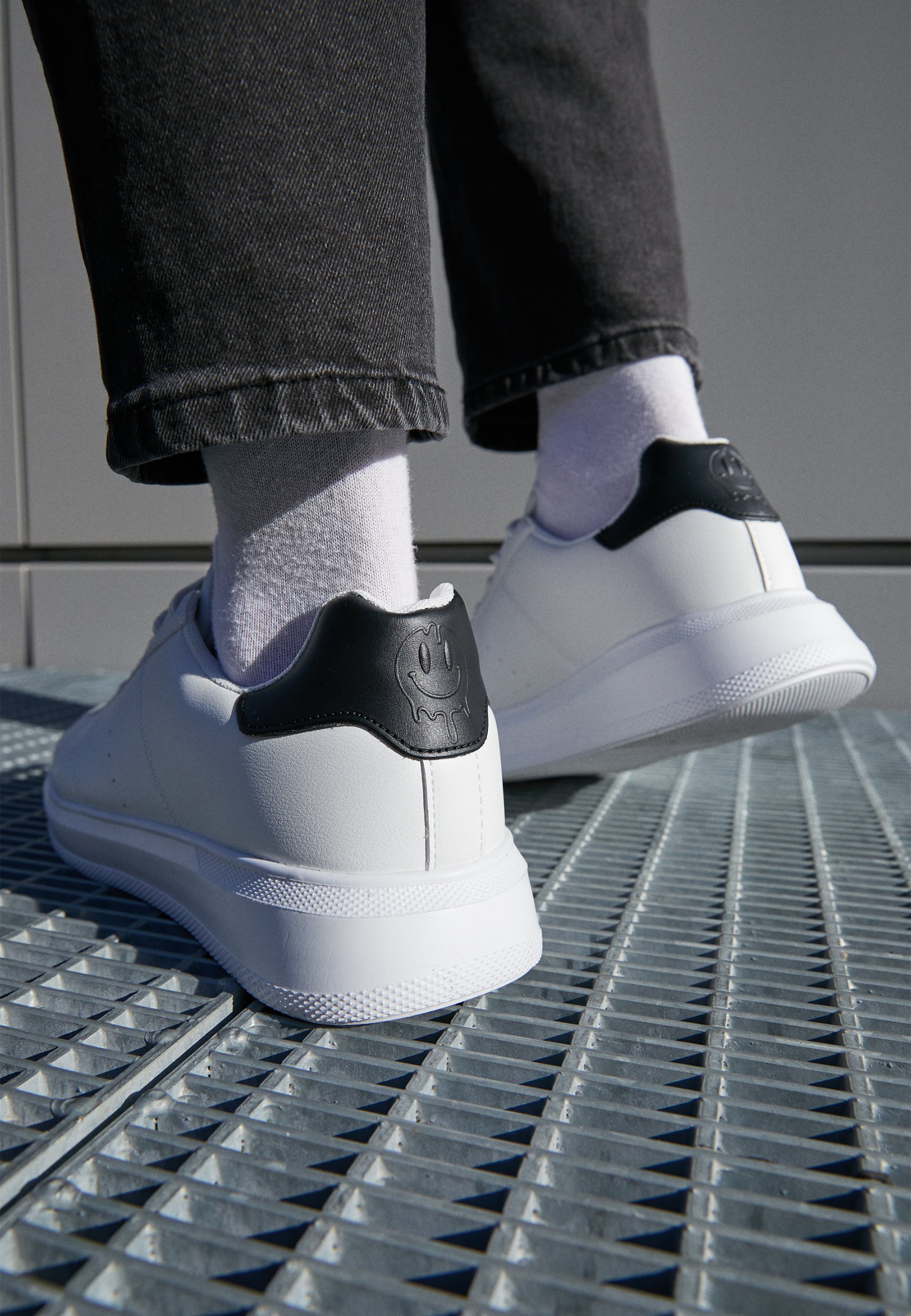 YOURTURN UNISEX - Baskets - blanches